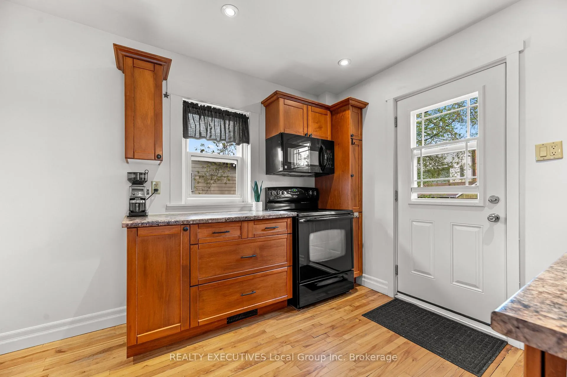 Photo 6 of 1069 Ferguson Street, North Bay, Central — HOMEH