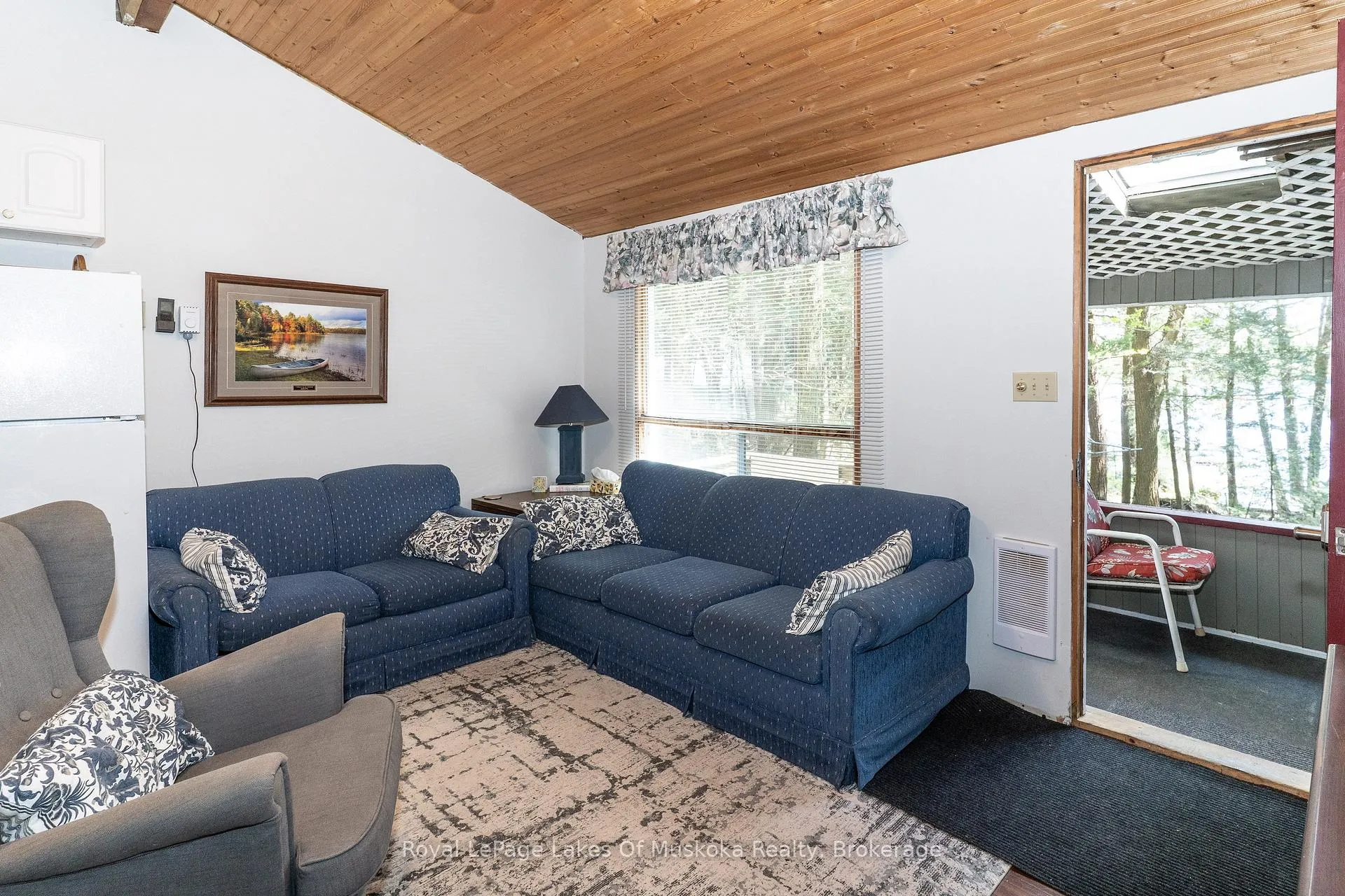 Photo 6 of 1082 Lakeshore Drive S, Bracebridge, Oakley — HOMEH