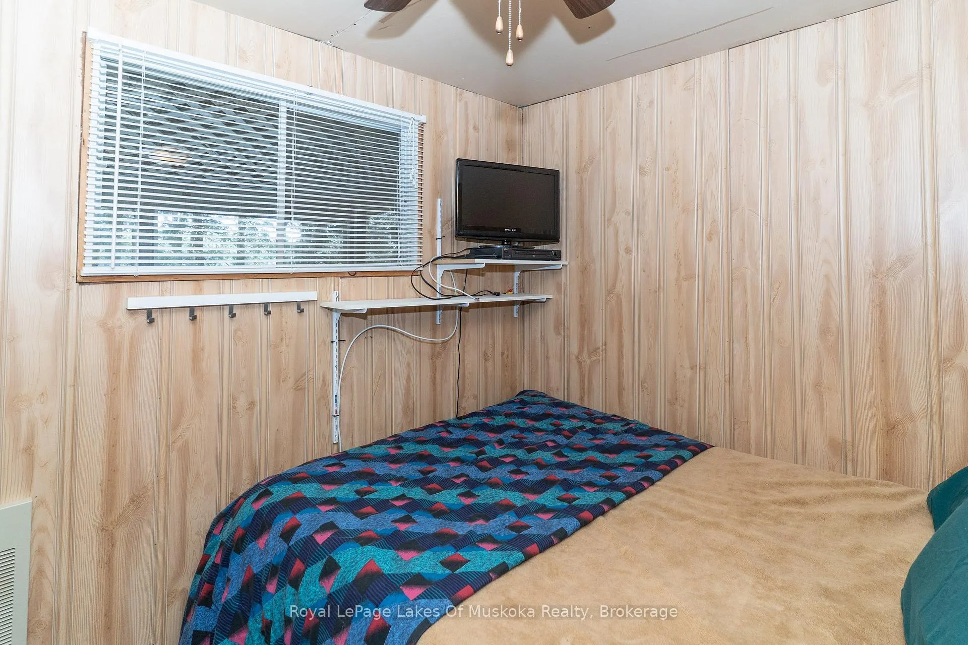 Photo 12 of 1082 Lakeshore Drive S, Bracebridge, Oakley — HOMEH
