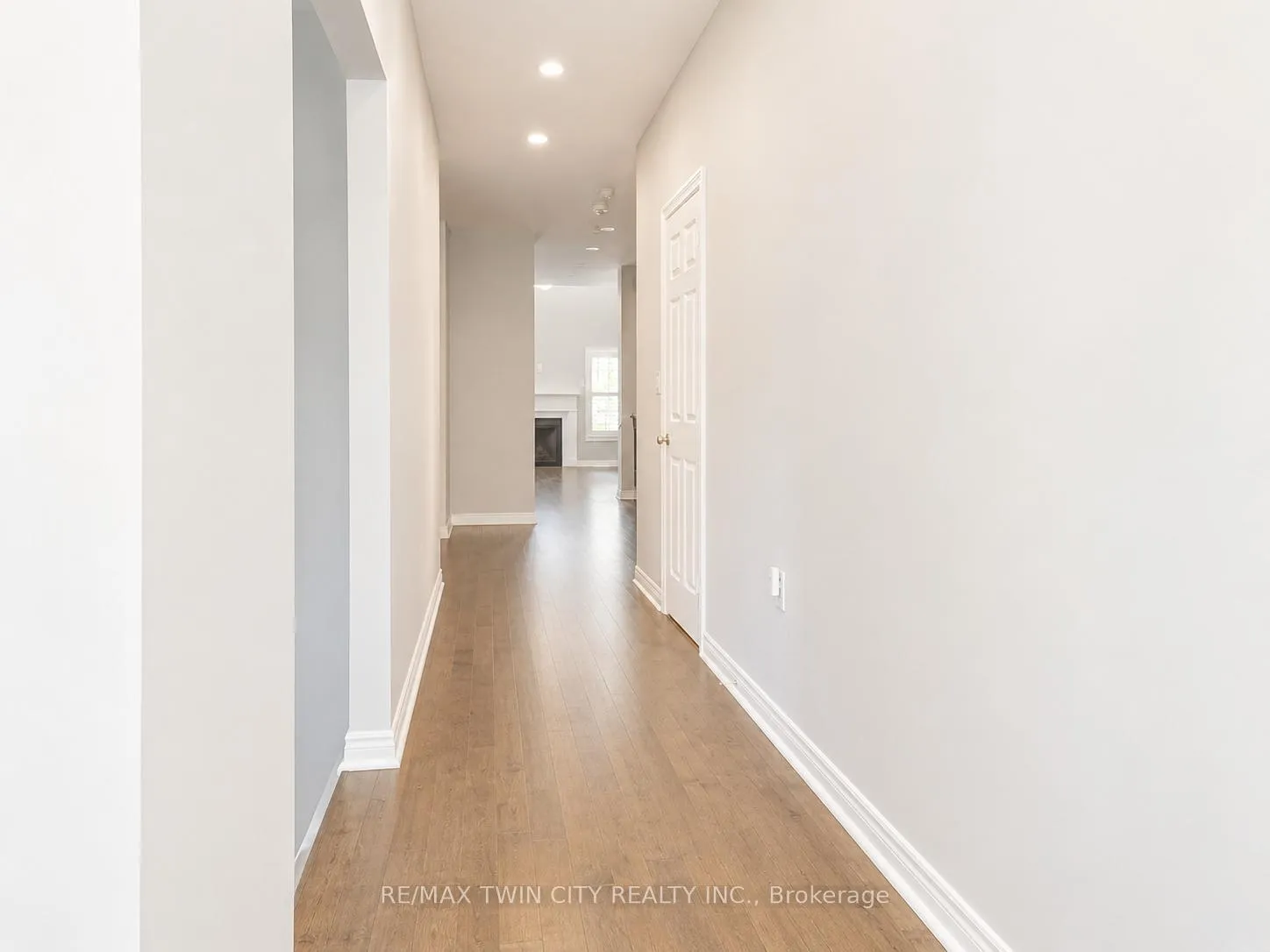 Photo 2 of Unit Upper, 186 Blair Creek Drive, Kitchener — HOMEH