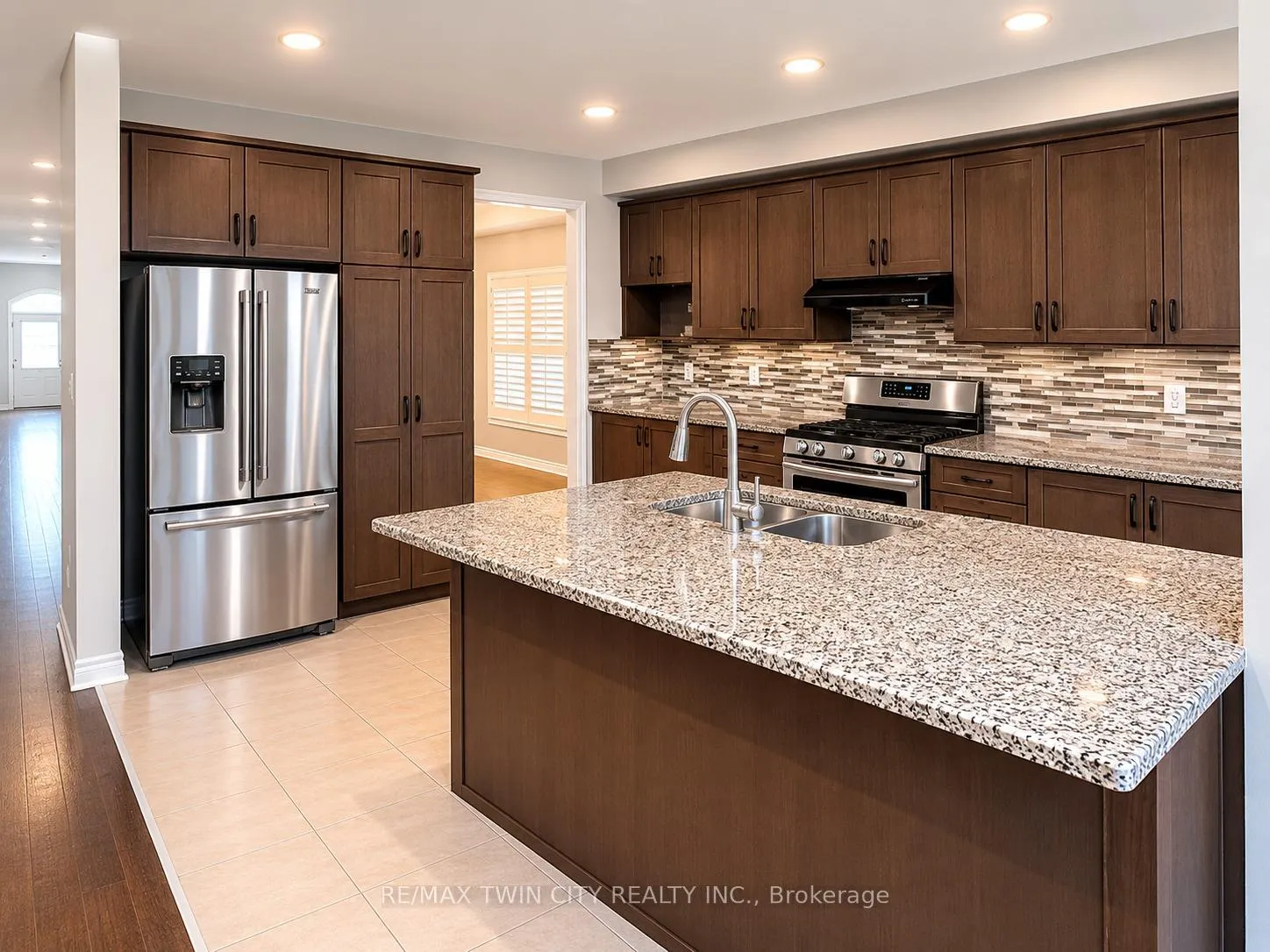 Photo 4 of Unit Upper, 186 Blair Creek Drive, Kitchener — HOMEH