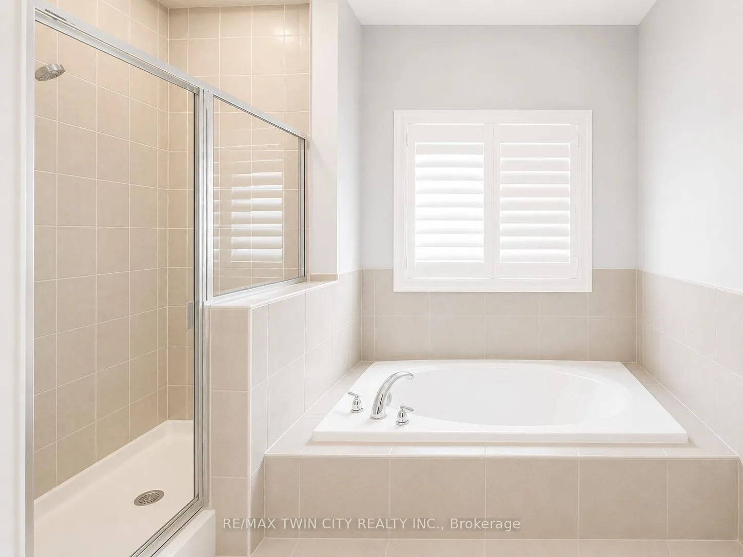 Photo 9 of Unit Upper, 186 Blair Creek Drive, Kitchener — HOMEH