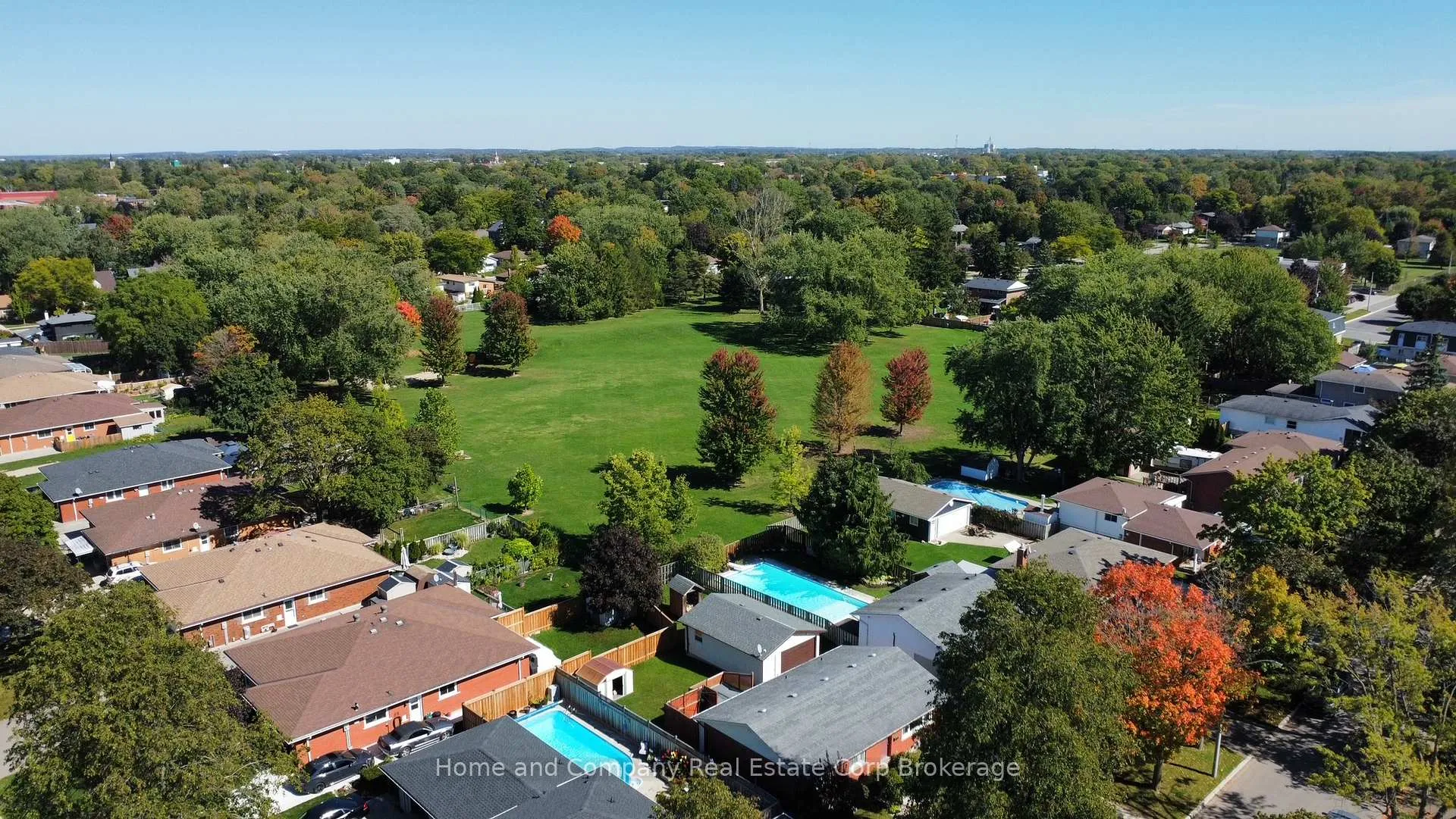 Photo 2 of 292 Redford Crescent, Stratford — HOMEH