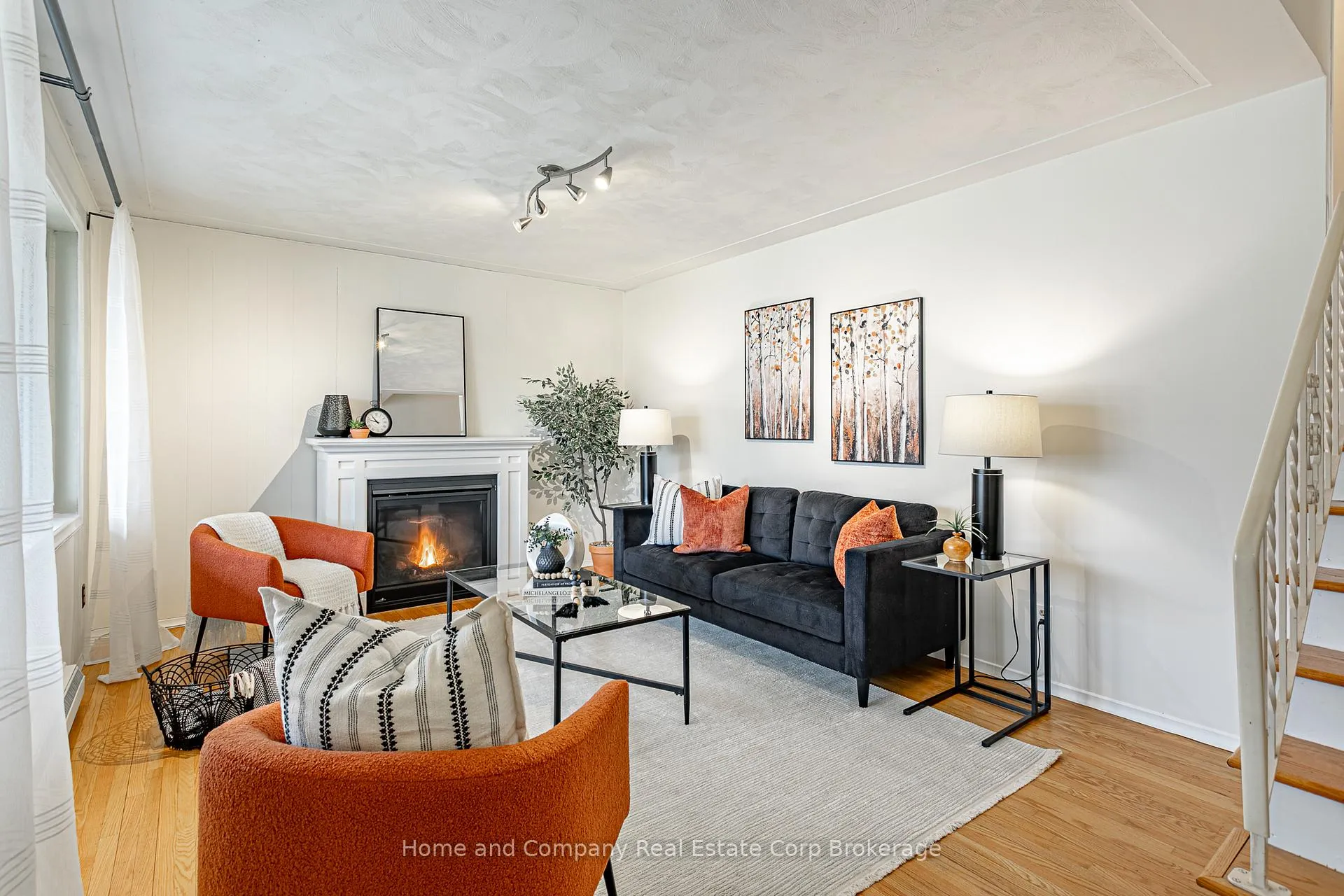 Photo 3 of 292 Redford Crescent, Stratford — HOMEH