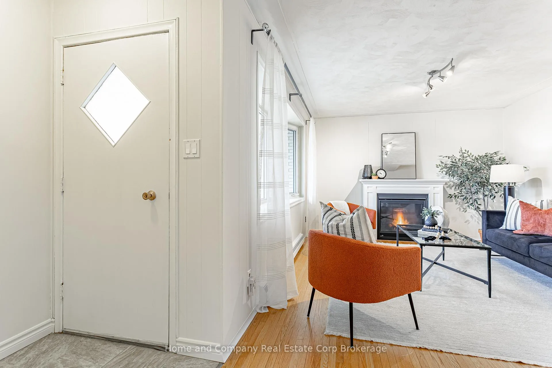 Photo 6 of 292 Redford Crescent, Stratford — HOMEH