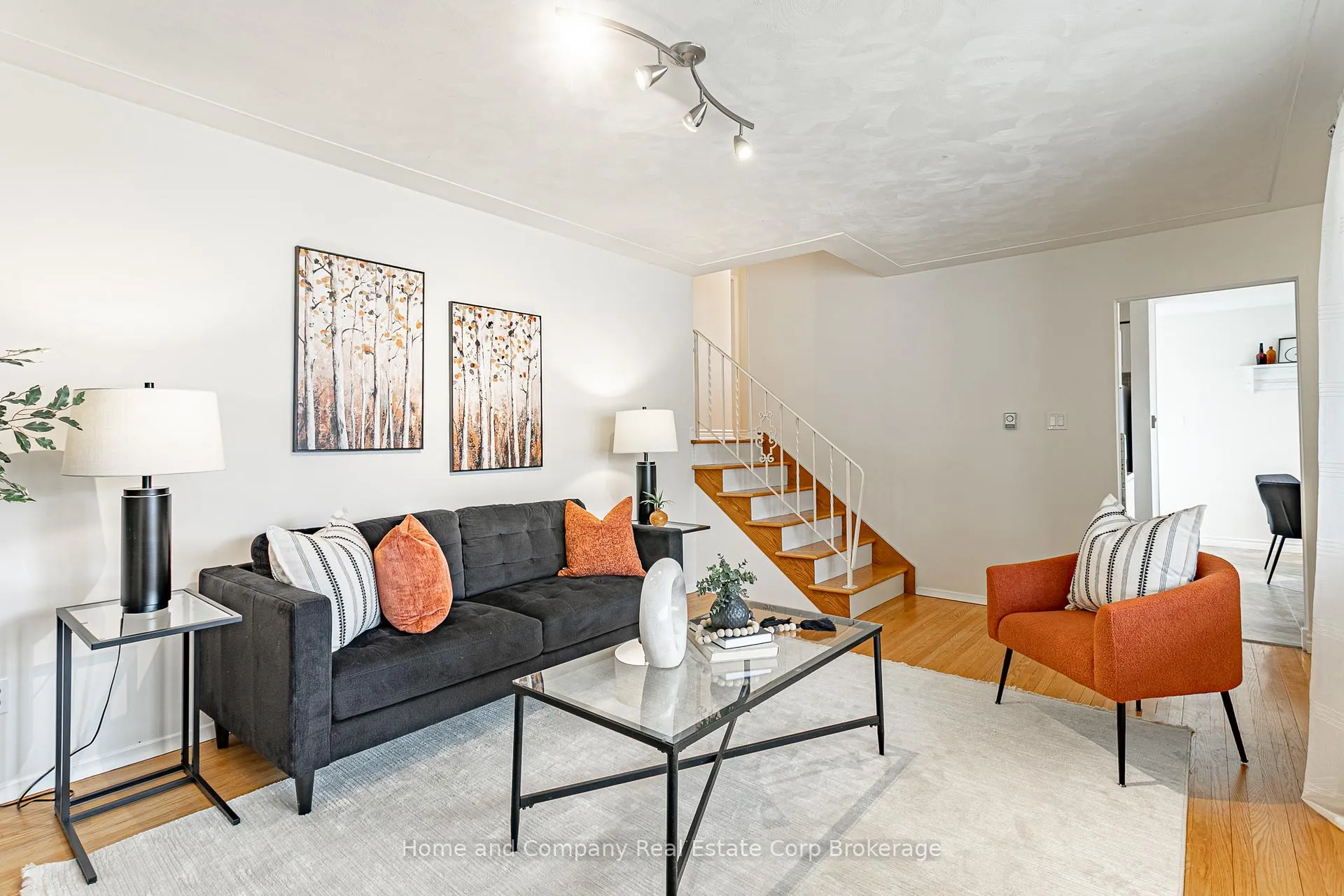 Photo 8 of 292 Redford Crescent, Stratford — HOMEH