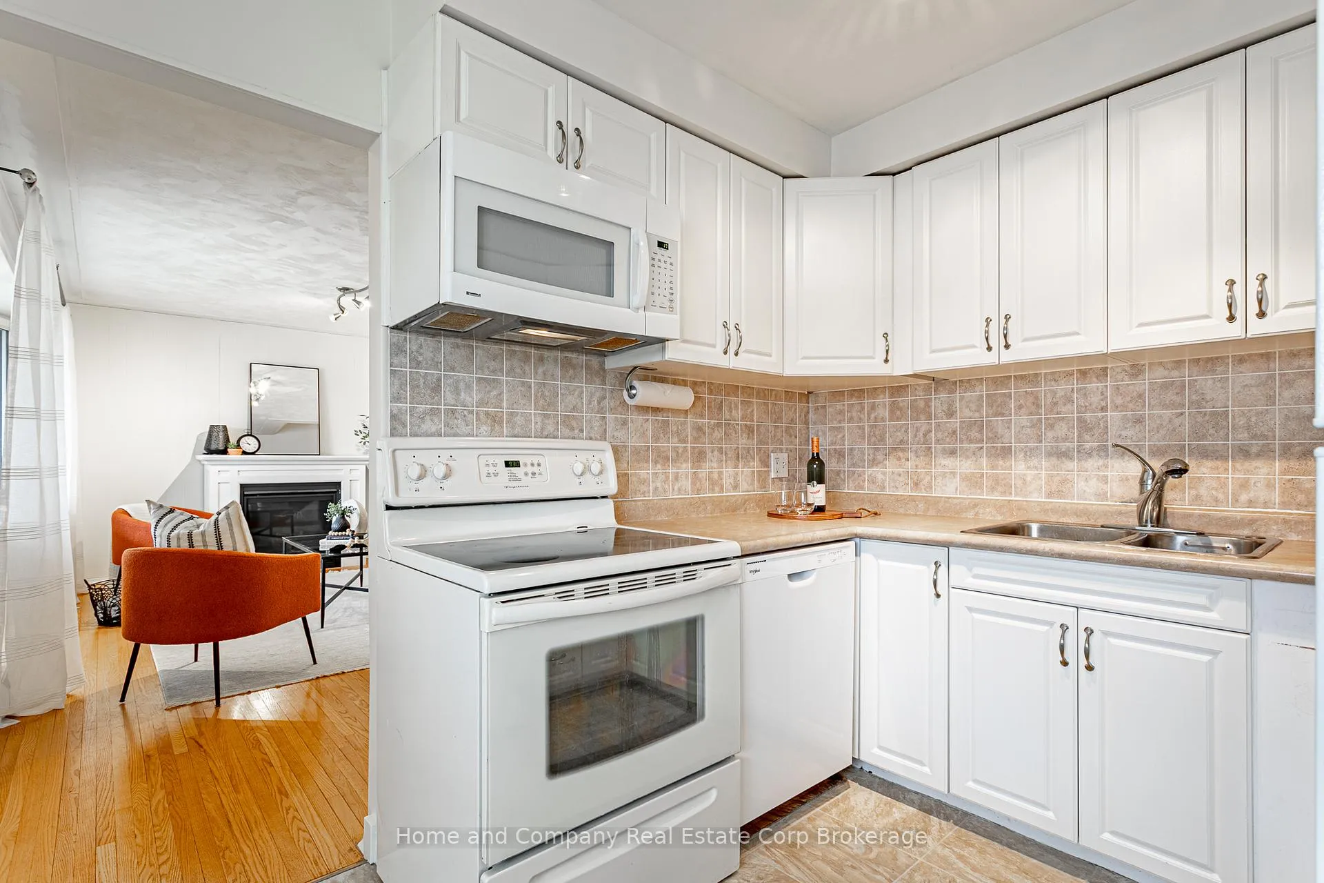 Photo 9 of 292 Redford Crescent, Stratford — HOMEH