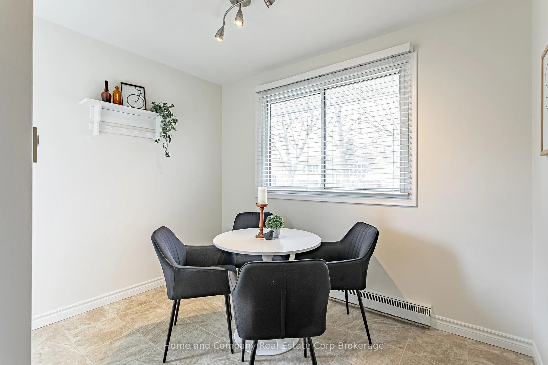 Photo 10 of 292 Redford Crescent, Stratford — HOMEH