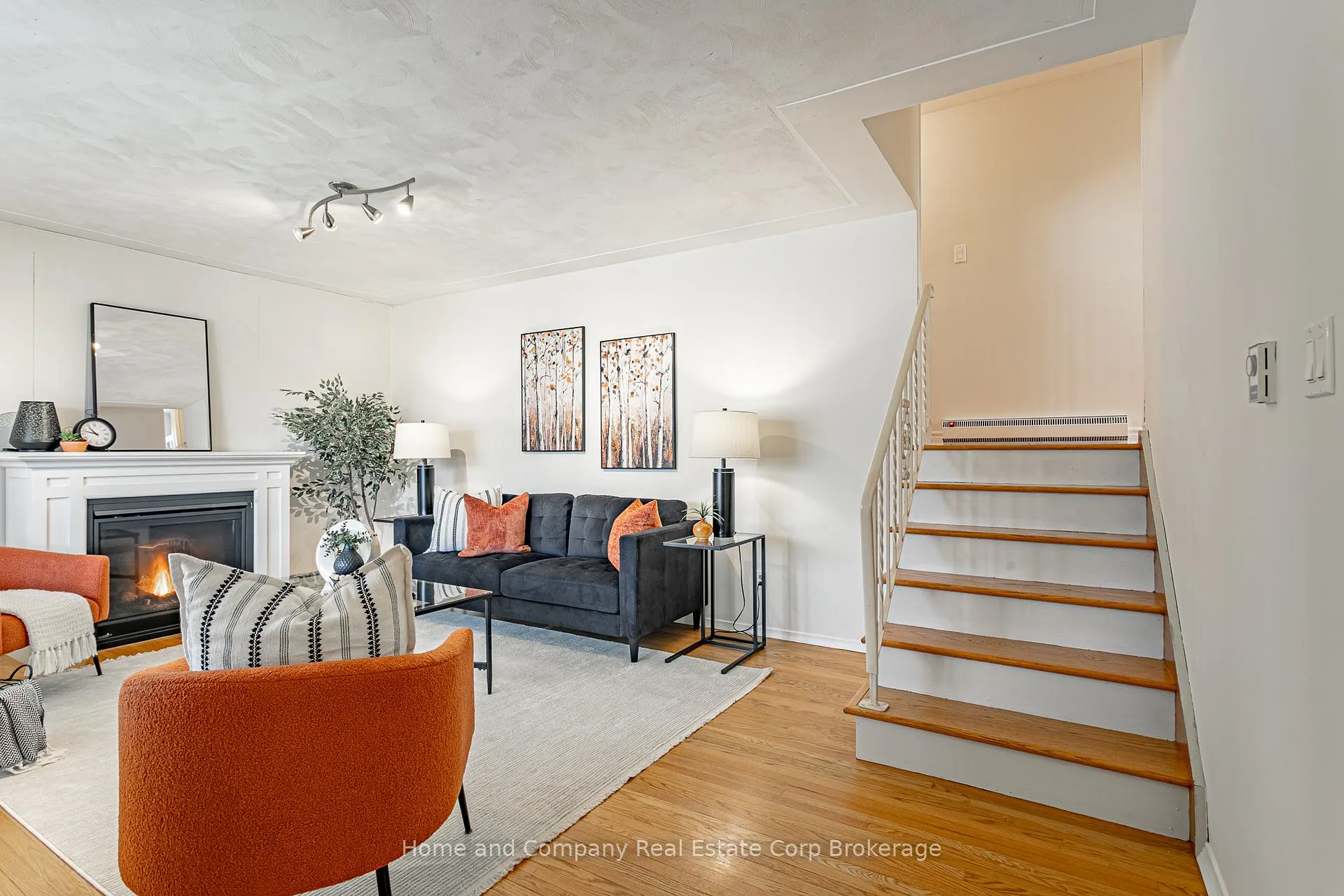 Photo 11 of 292 Redford Crescent, Stratford — HOMEH