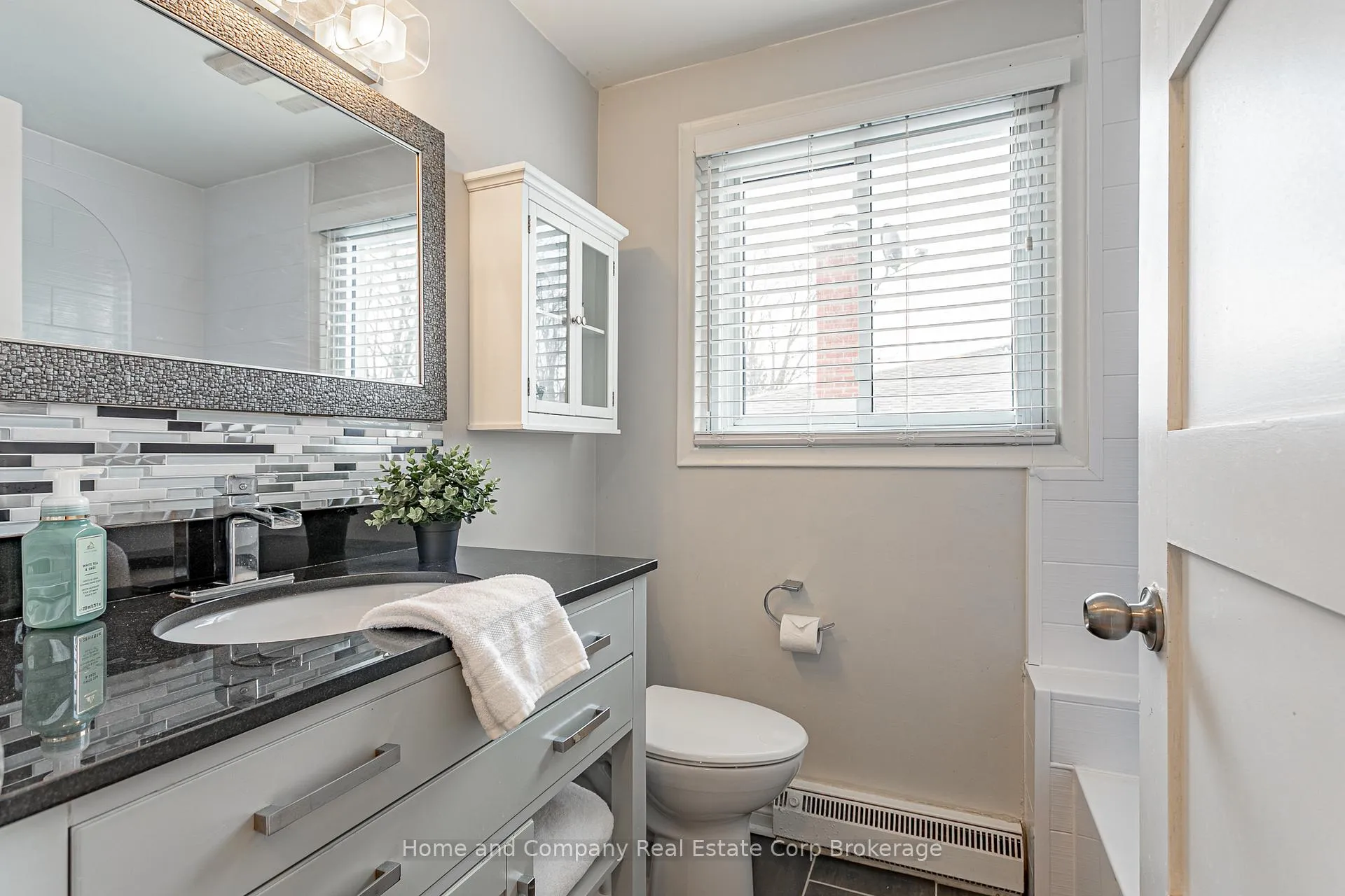 Photo 14 of 292 Redford Crescent, Stratford — HOMEH