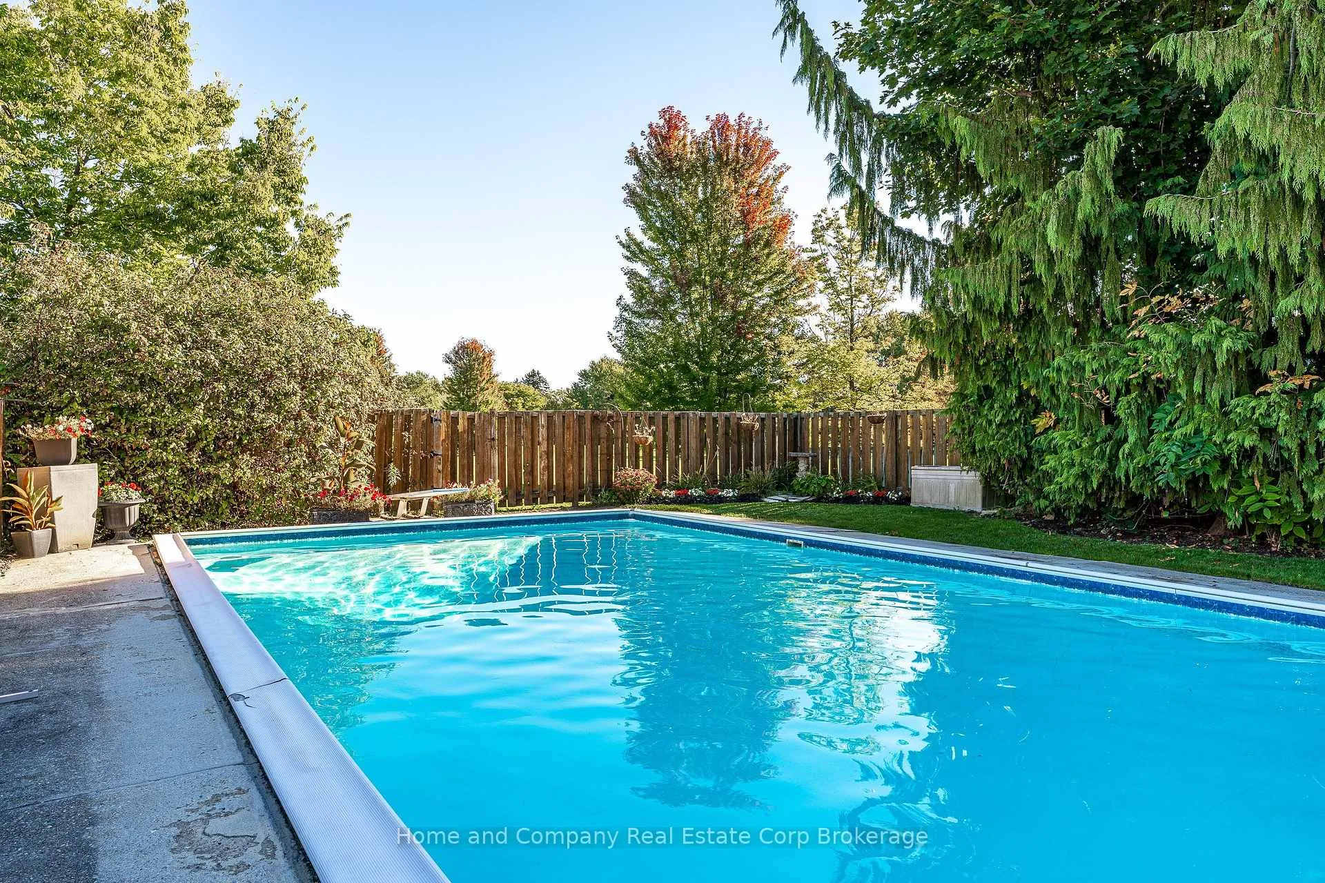 Photo 24 of 292 Redford Crescent, Stratford — HOMEH