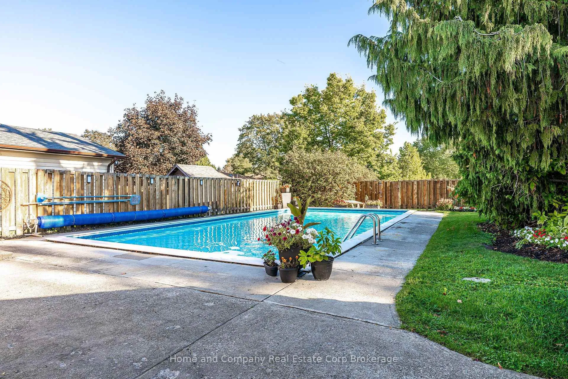 Photo 25 of 292 Redford Crescent, Stratford — HOMEH