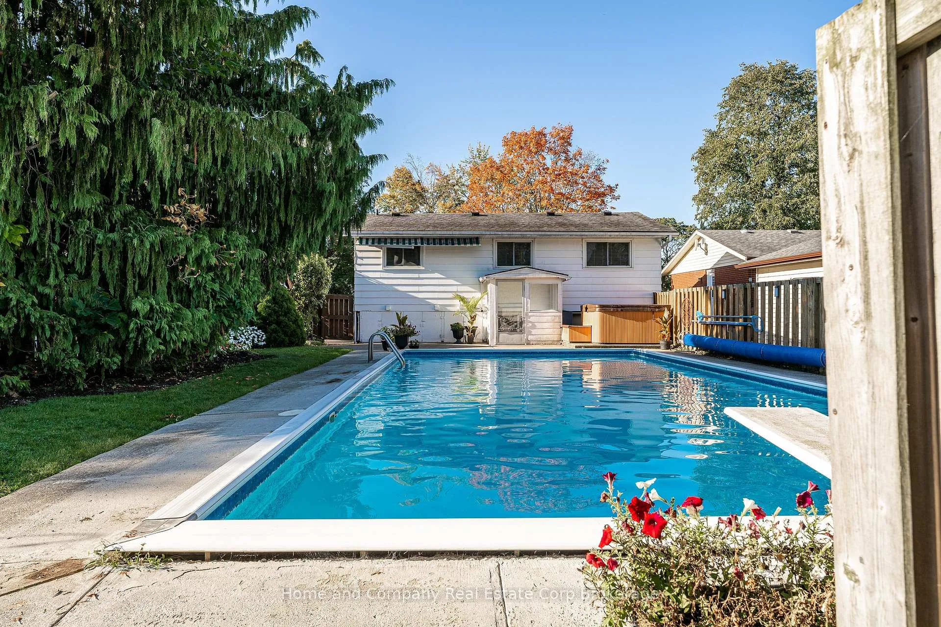 Photo 27 of 292 Redford Crescent, Stratford — HOMEH