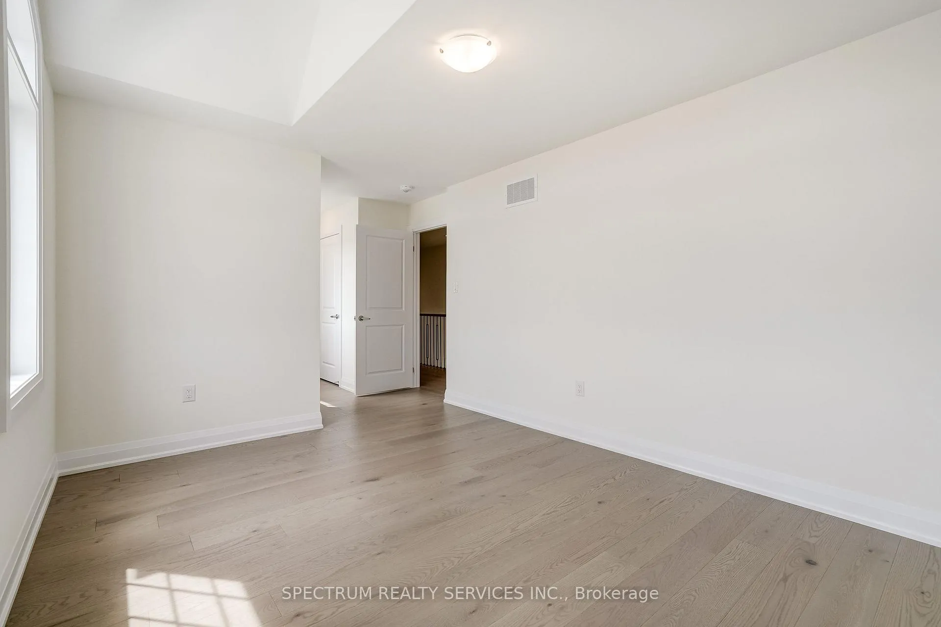 Photo 23 of 74 Strickland Avenue, Brantford — HOMEH
