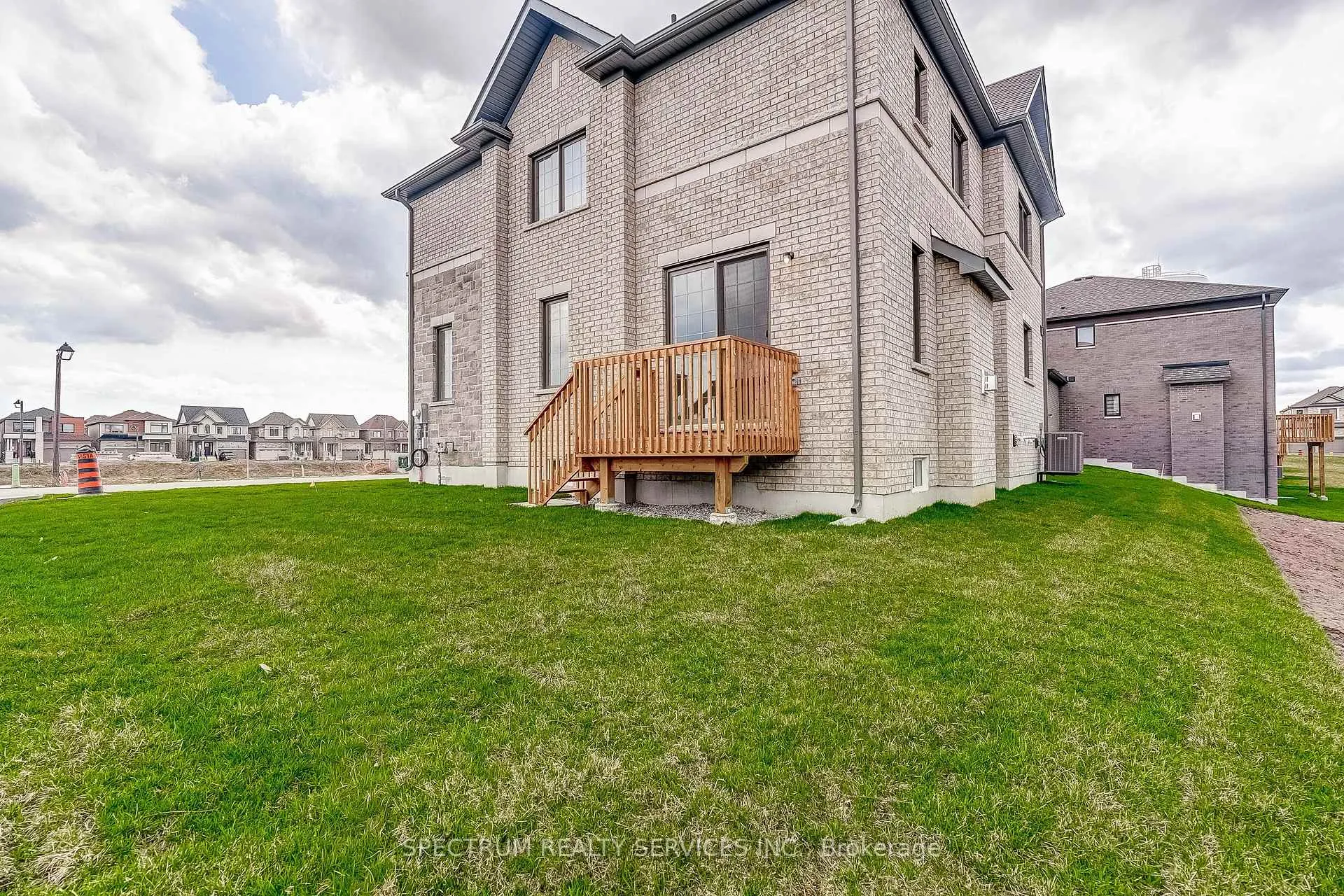 Photo 38 of 74 Strickland Avenue, Brantford — HOMEH