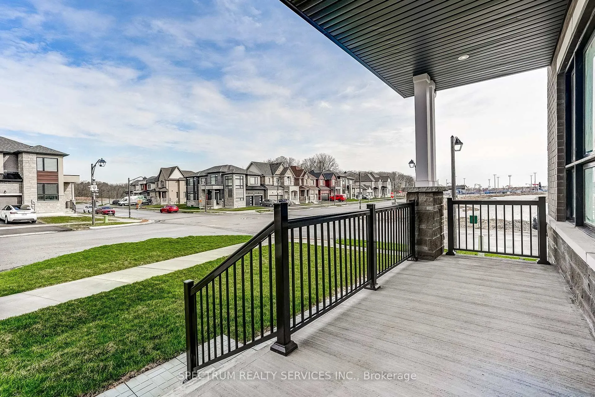 Photo 6 of 17 Dore Drive, Brantford — HOMEH