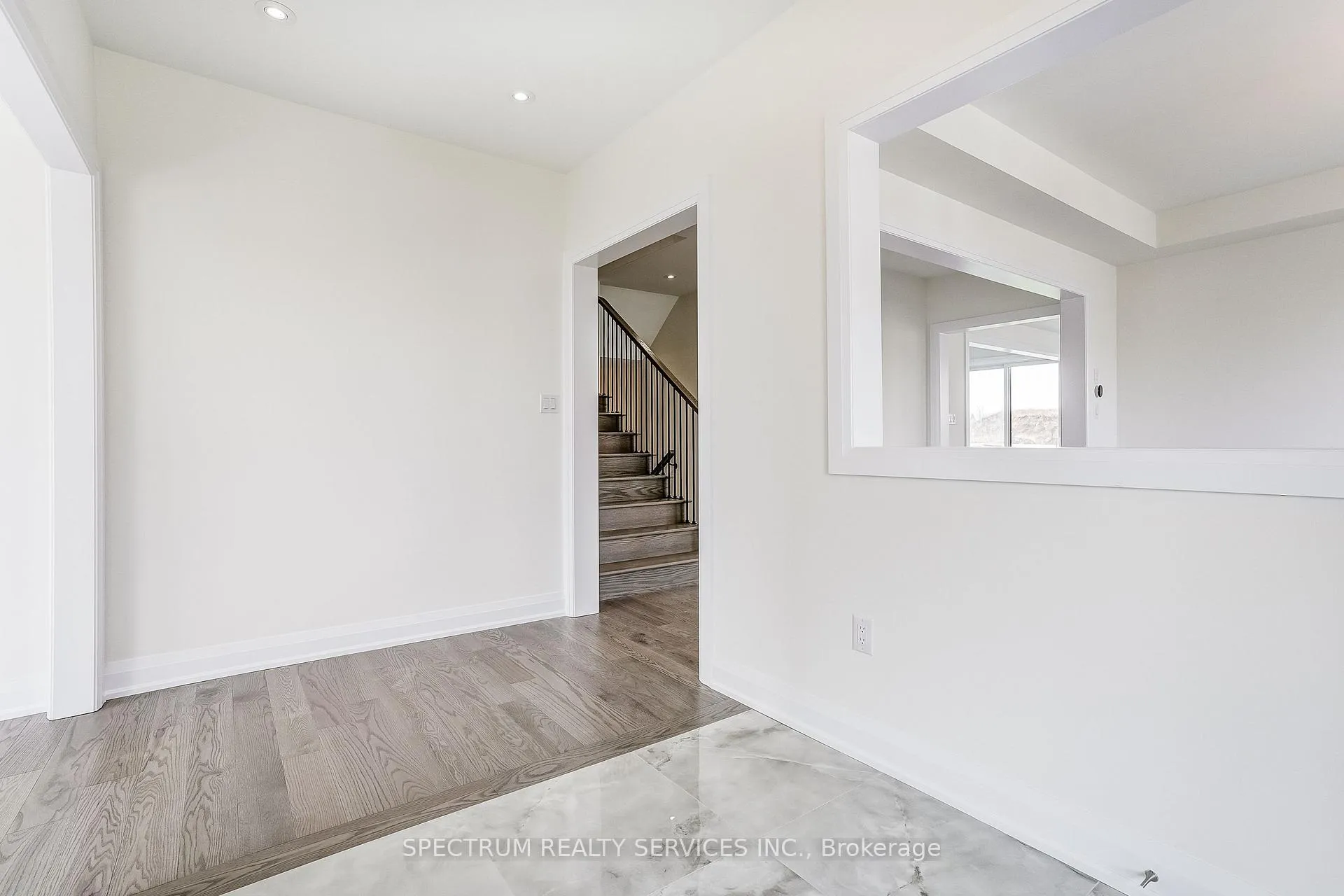 Photo 8 of 17 Dore Drive, Brantford — HOMEH