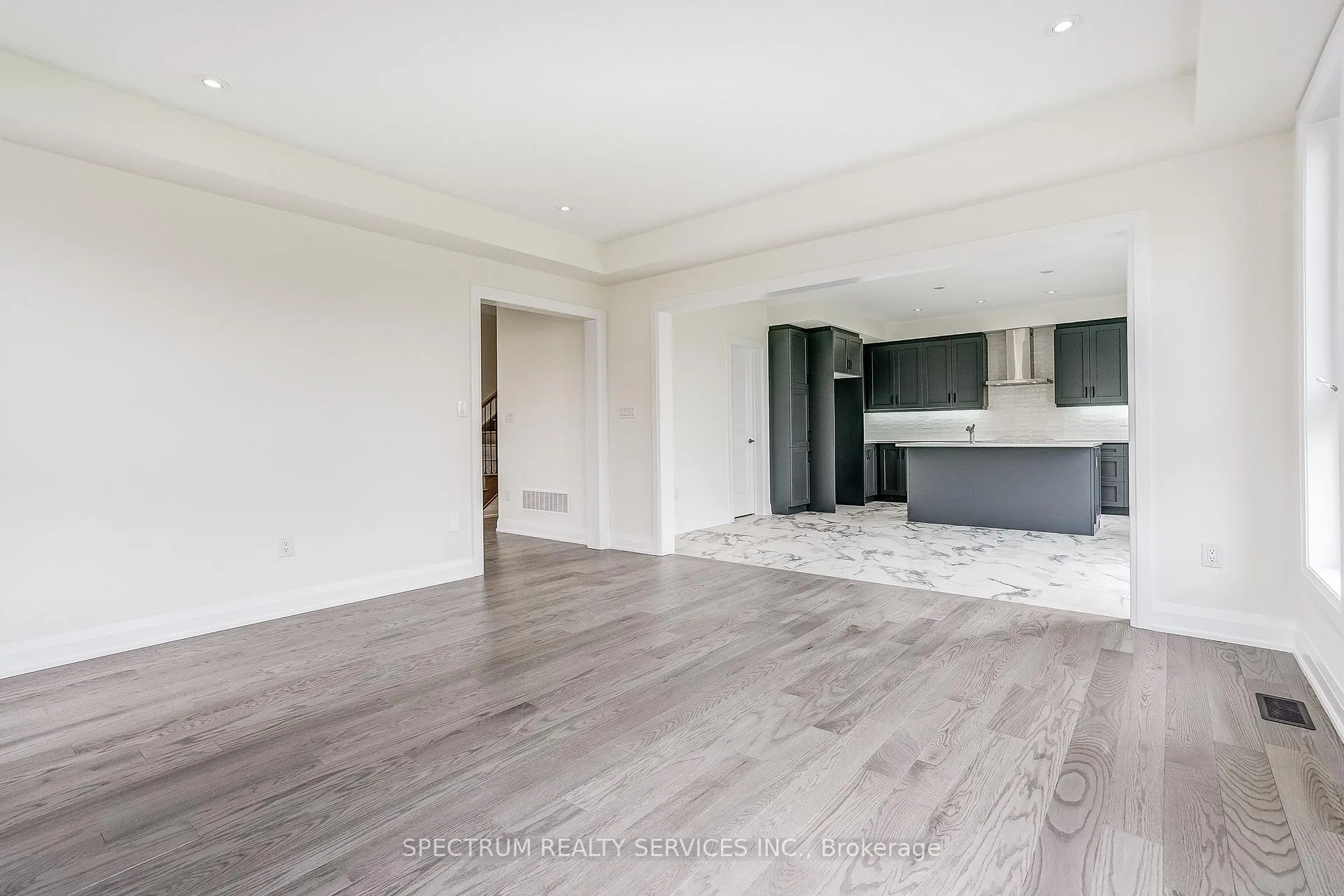 Photo 15 of 17 Dore Drive, Brantford — HOMEH