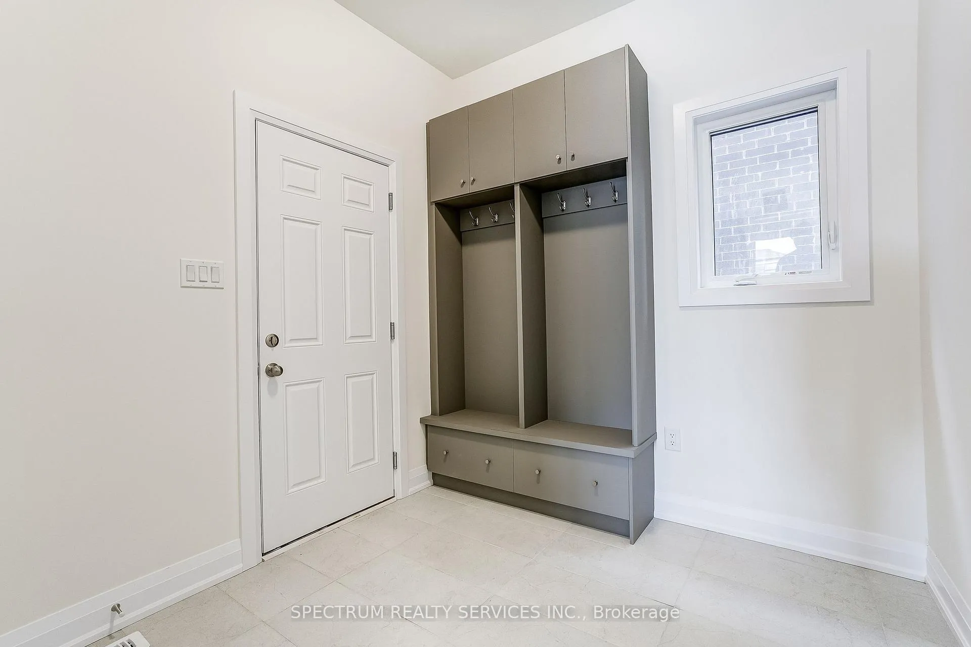 Photo 21 of 17 Dore Drive, Brantford — HOMEH