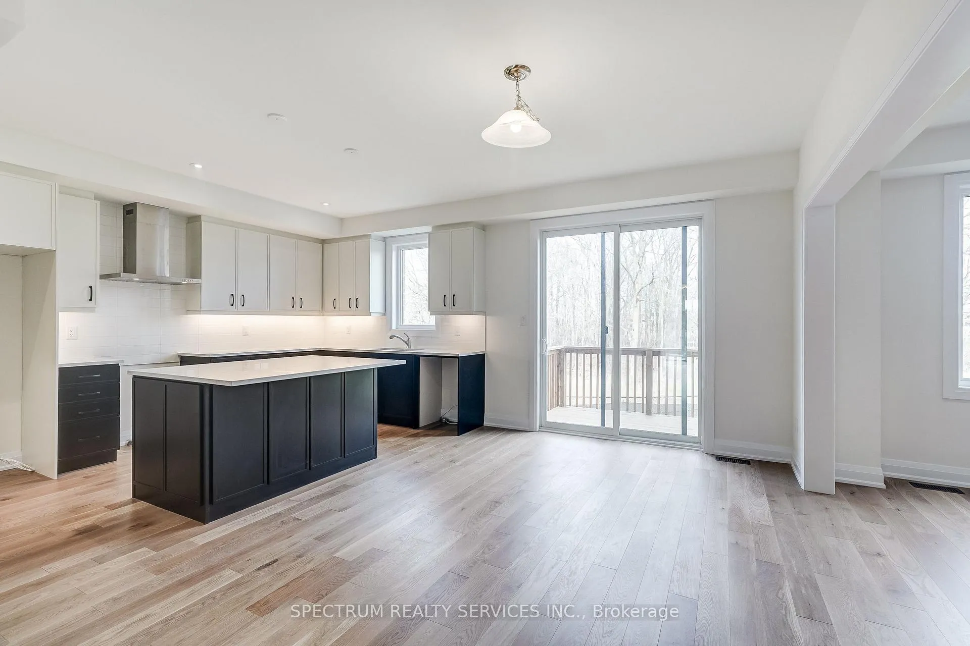 Photo 16 of 28 Dore Drive, Brantford — HOMEH