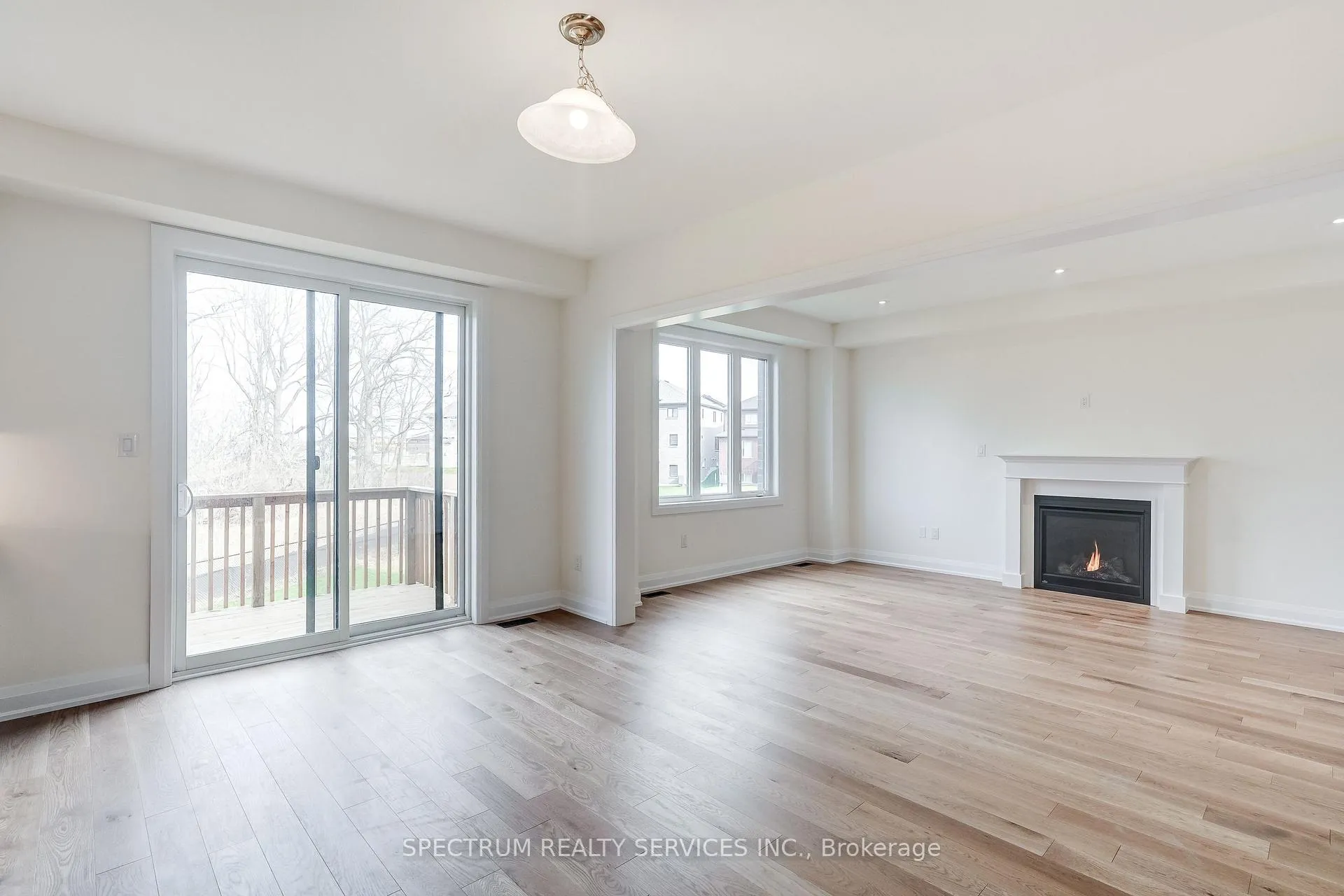 Photo 17 of 28 Dore Drive, Brantford — HOMEH