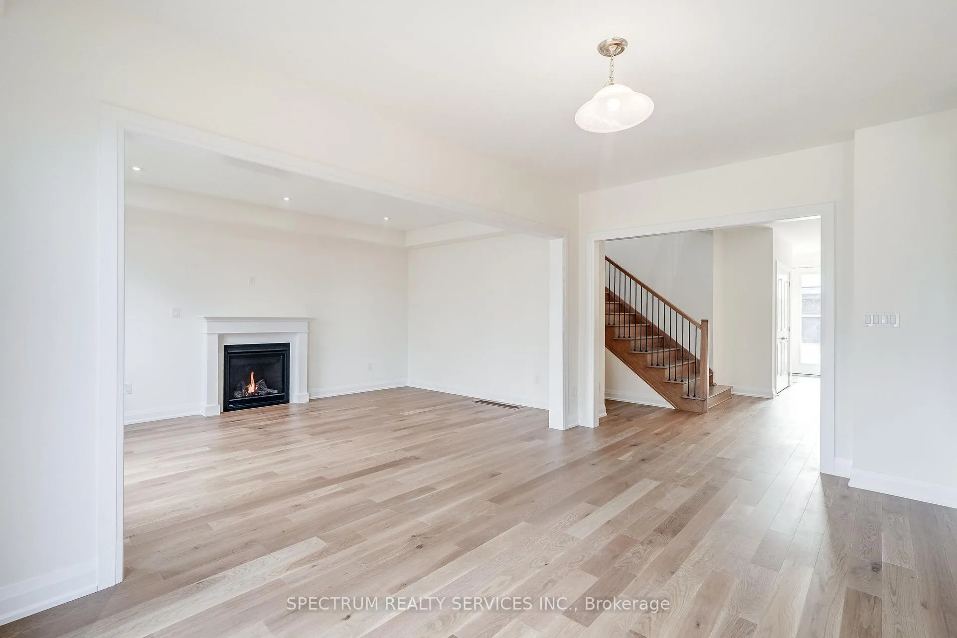 Photo 18 of 28 Dore Drive, Brantford — HOMEH