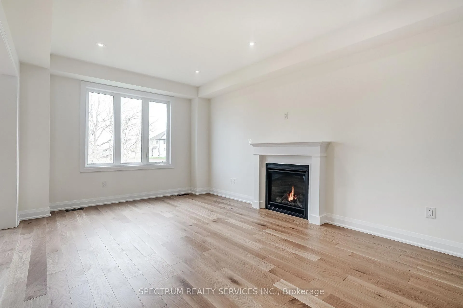 Photo 21 of 28 Dore Drive, Brantford — HOMEH