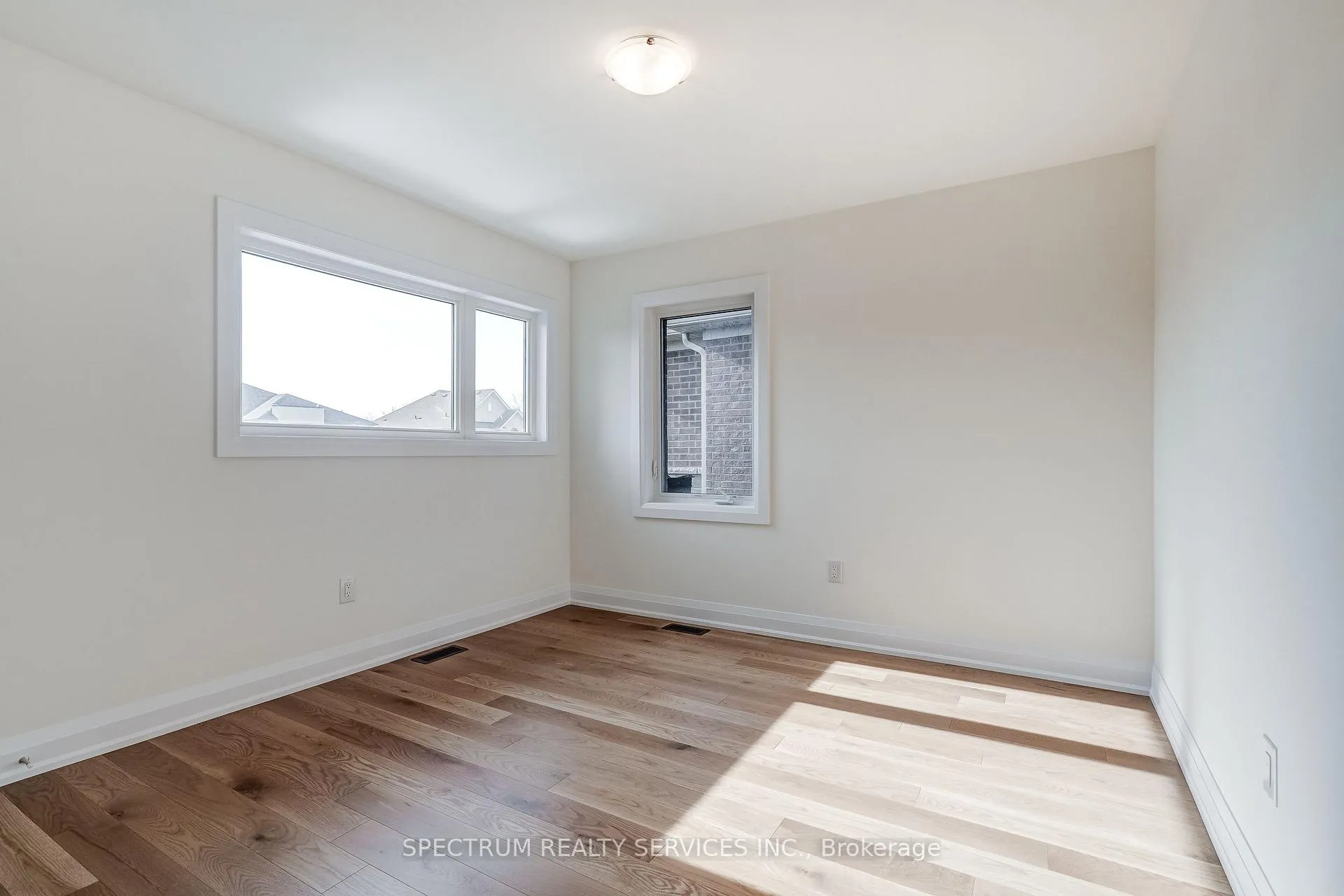 Photo 33 of 28 Dore Drive, Brantford — HOMEH