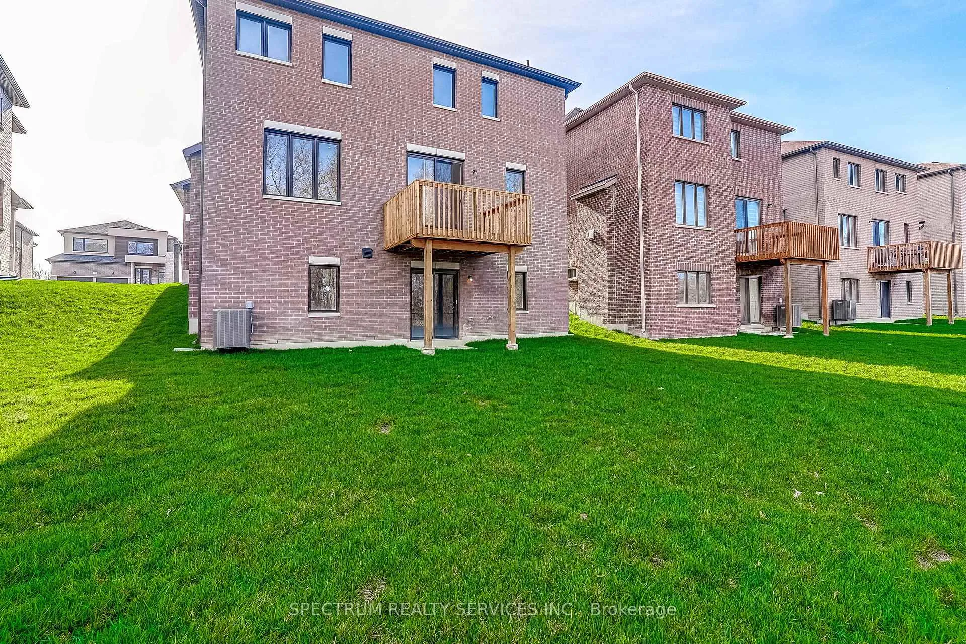 Photo 41 of 28 Dore Drive, Brantford — HOMEH