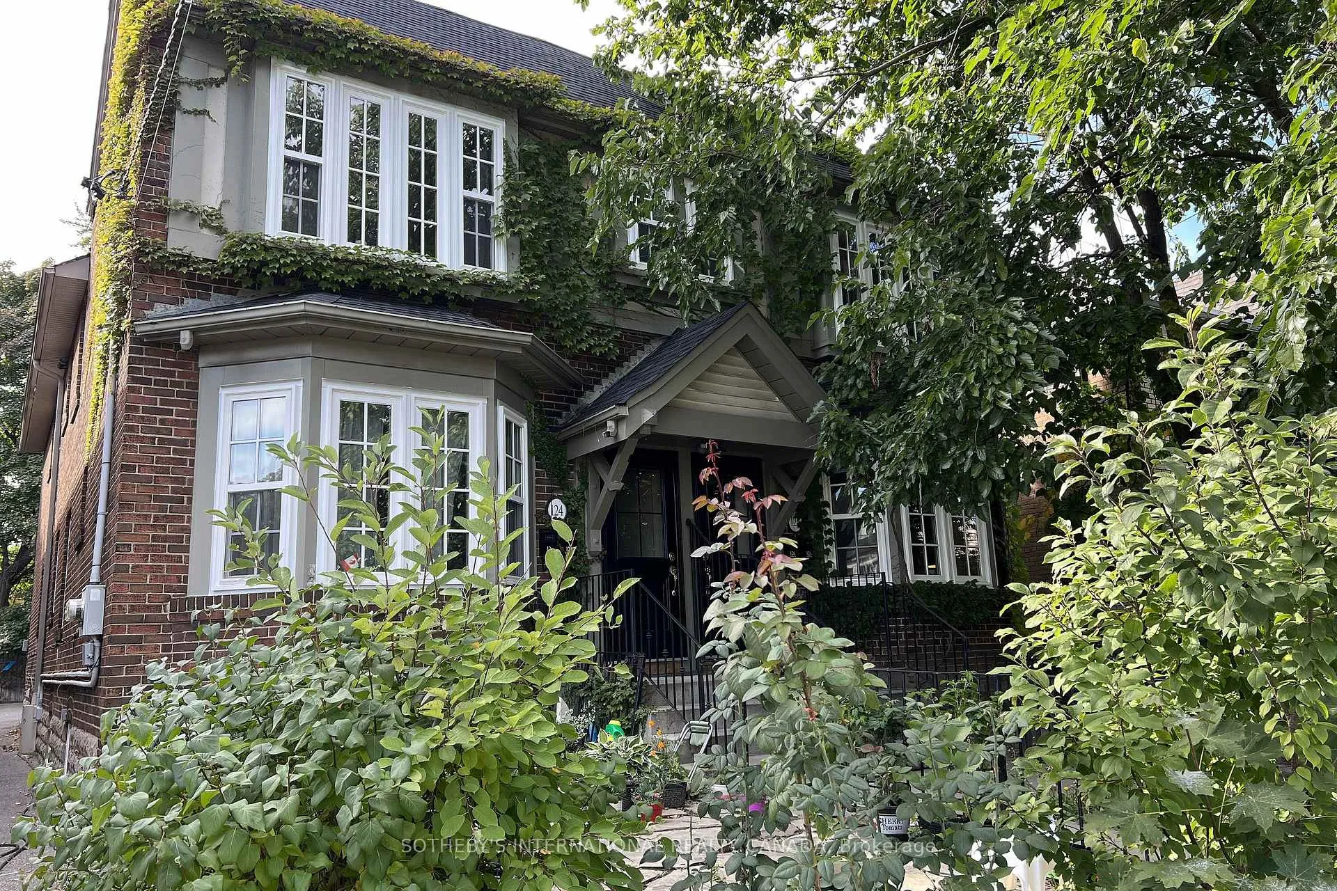Photo 2 of Unit Upper, 126 Braemar Avenue, Toronto, Yonge-Eglinton — HOMEH