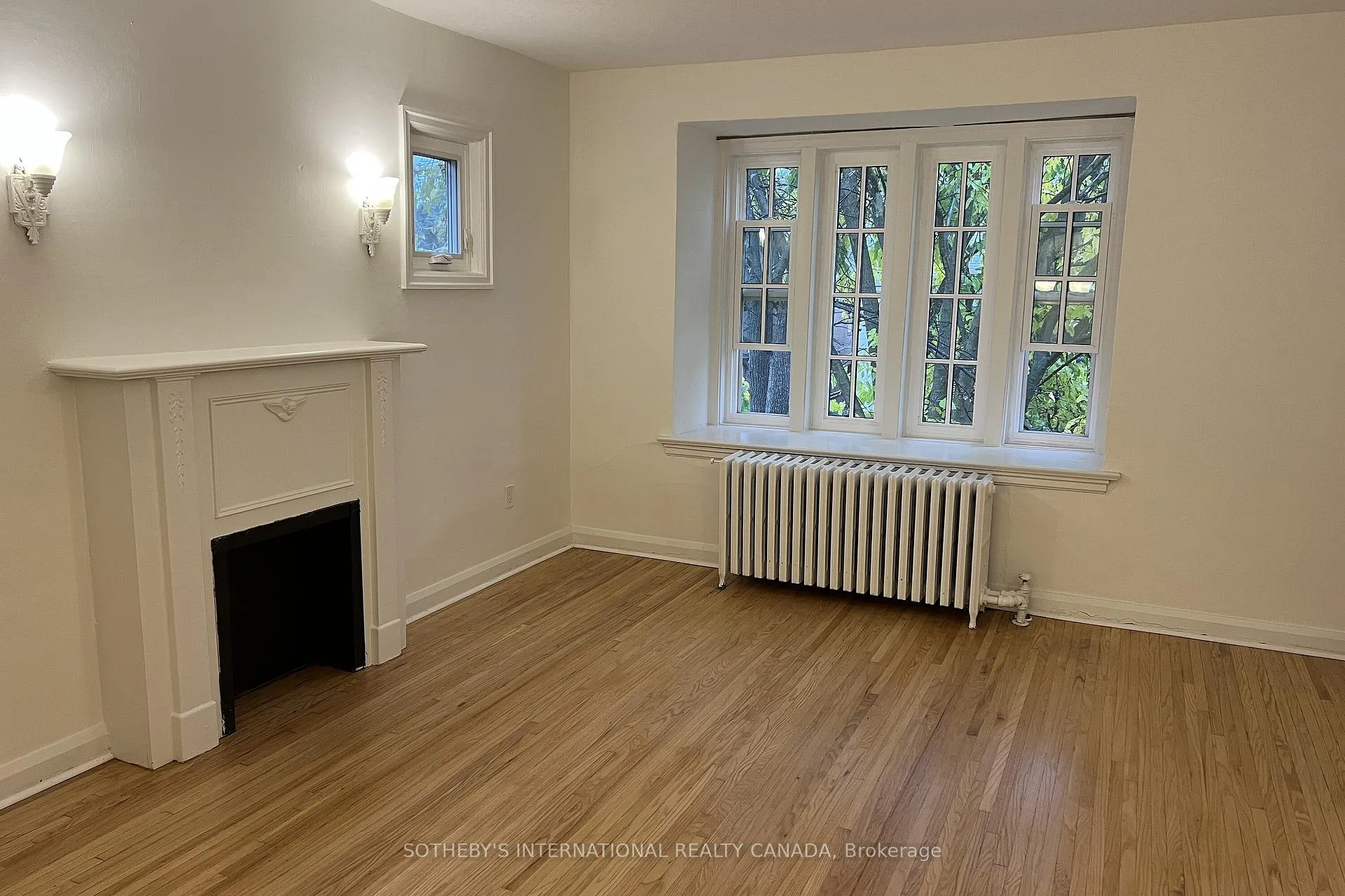 Photo 7 of Unit Upper, 126 Braemar Avenue, Toronto, Yonge-Eglinton — HOMEH