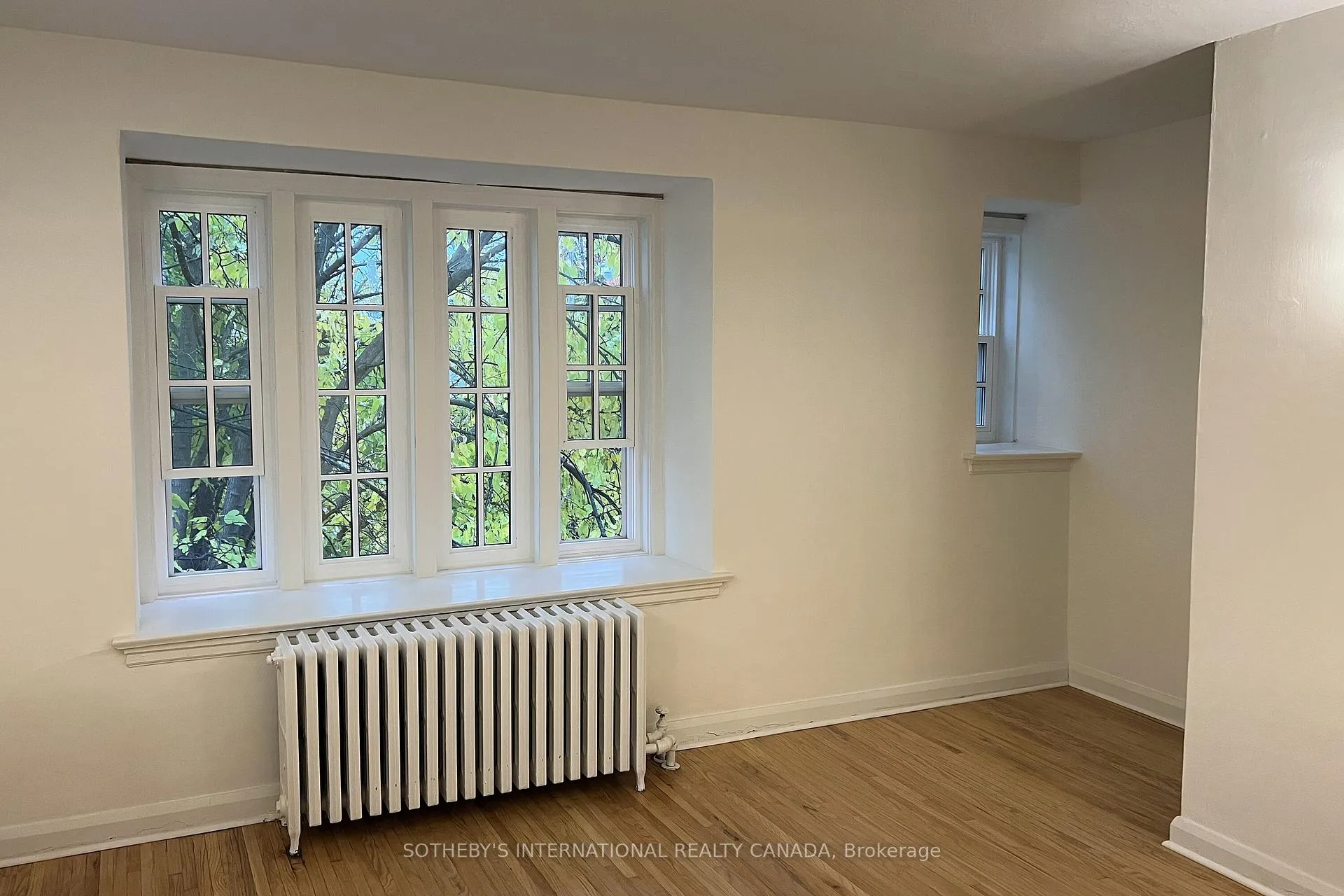 Photo 8 of Unit Upper, 126 Braemar Avenue, Toronto, Yonge-Eglinton — HOMEH