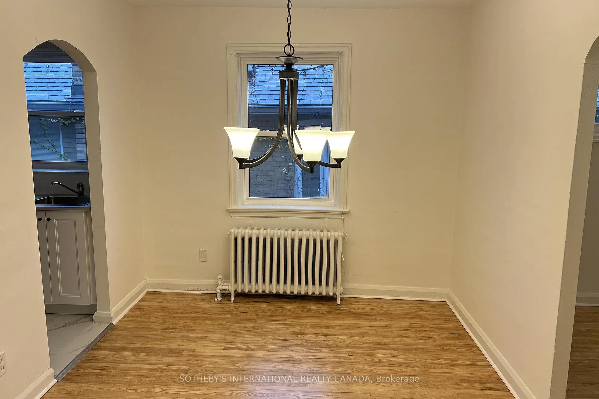 Photo 10 of Unit Upper, 126 Braemar Avenue, Toronto, Yonge-Eglinton — HOMEH