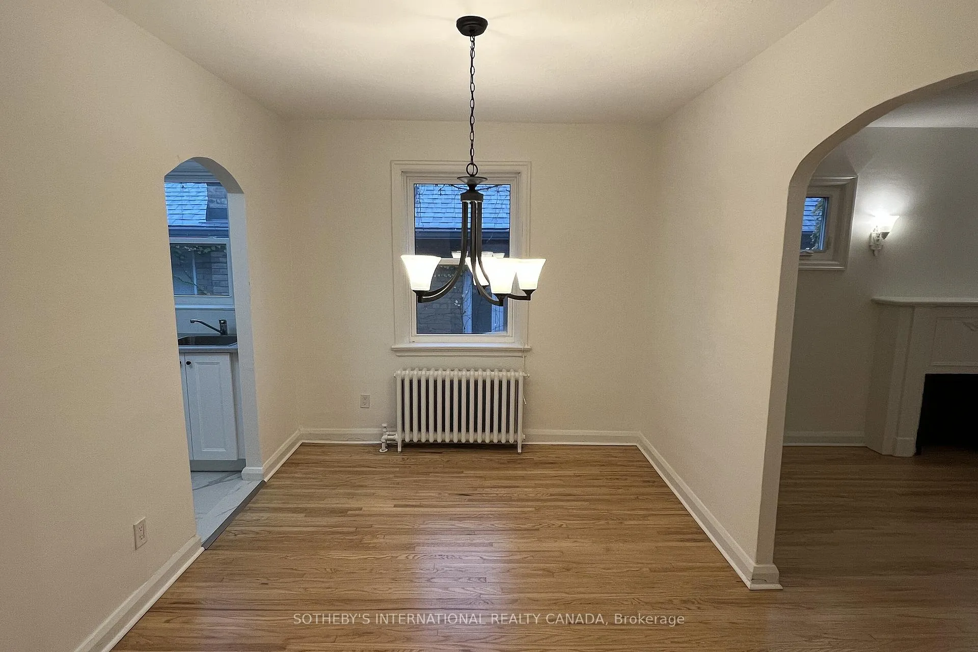 Photo 12 of Unit Upper, 126 Braemar Avenue, Toronto, Yonge-Eglinton — HOMEH