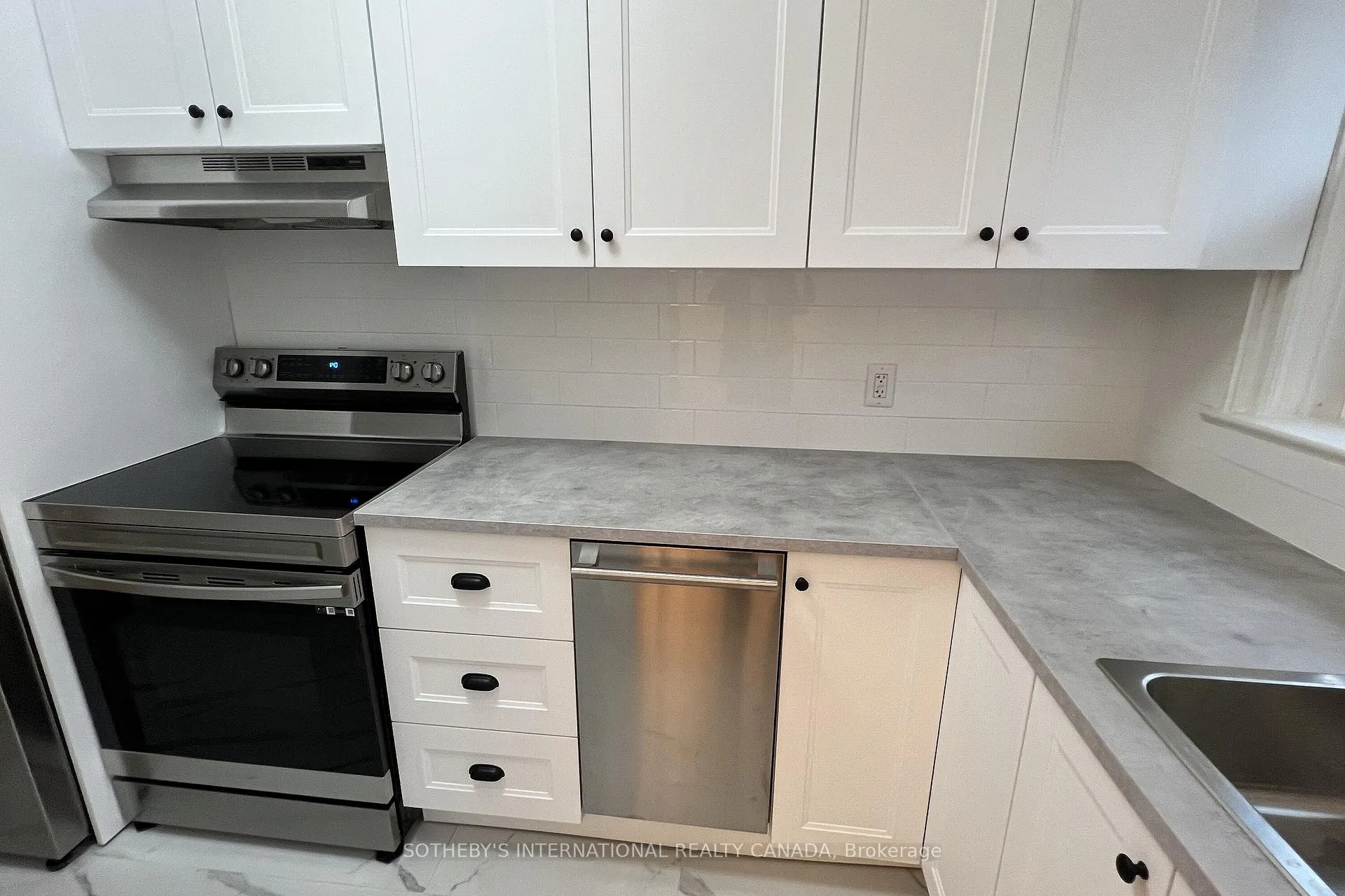 Photo 16 of Unit Upper, 126 Braemar Avenue, Toronto, Yonge-Eglinton — HOMEH