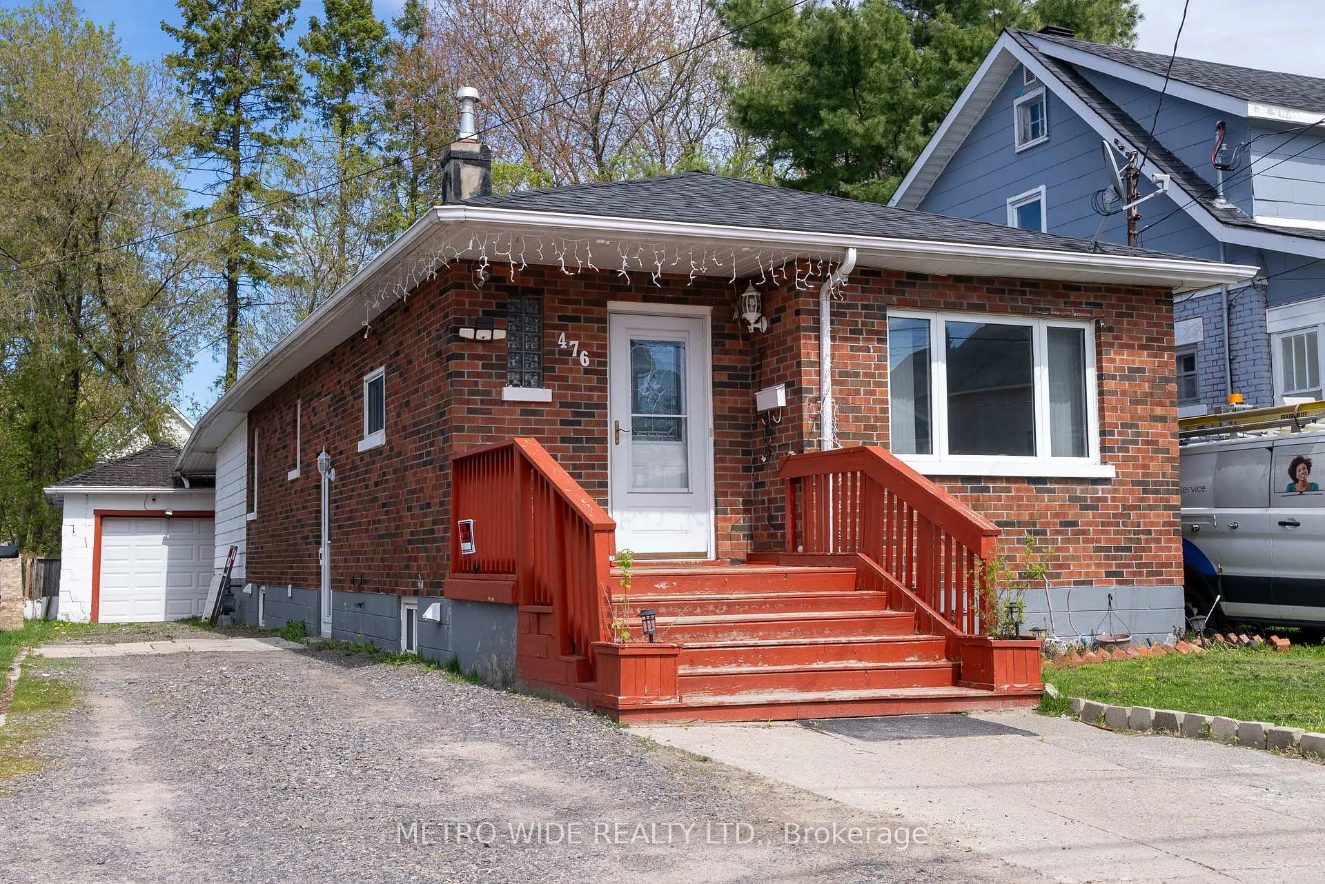 Front of 476 First Avenue E