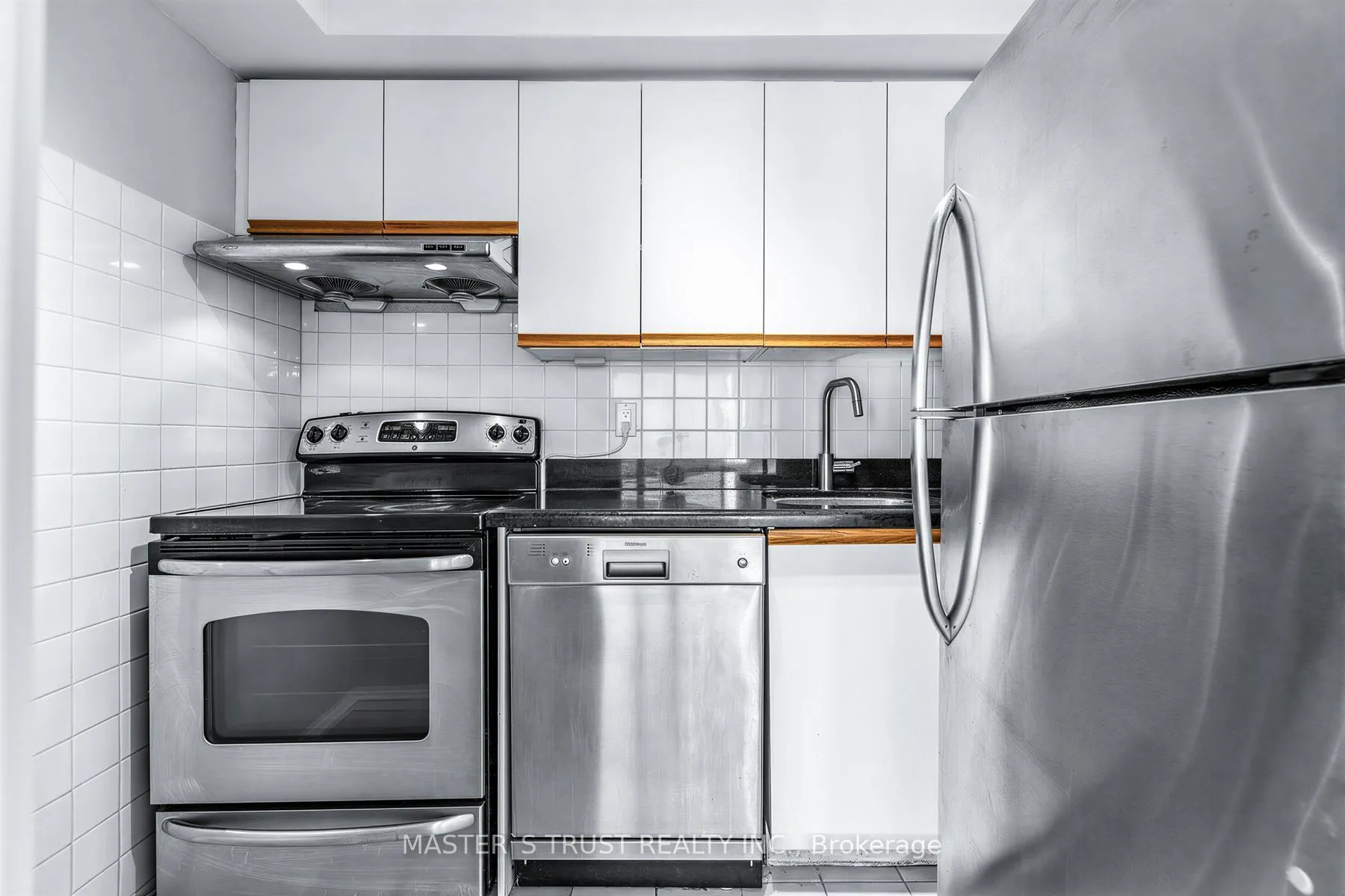 Photo 15 of Unit 1702, 55 Centre Avenue, Toronto, Bay Street Corridor — HOMEH