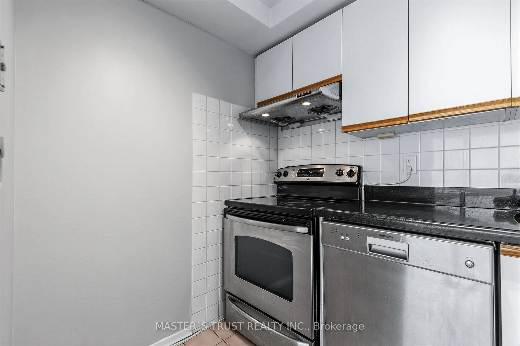 Photo 42 of Unit 1702, 55 Centre Avenue, Toronto, Bay Street Corridor — HOMEH
