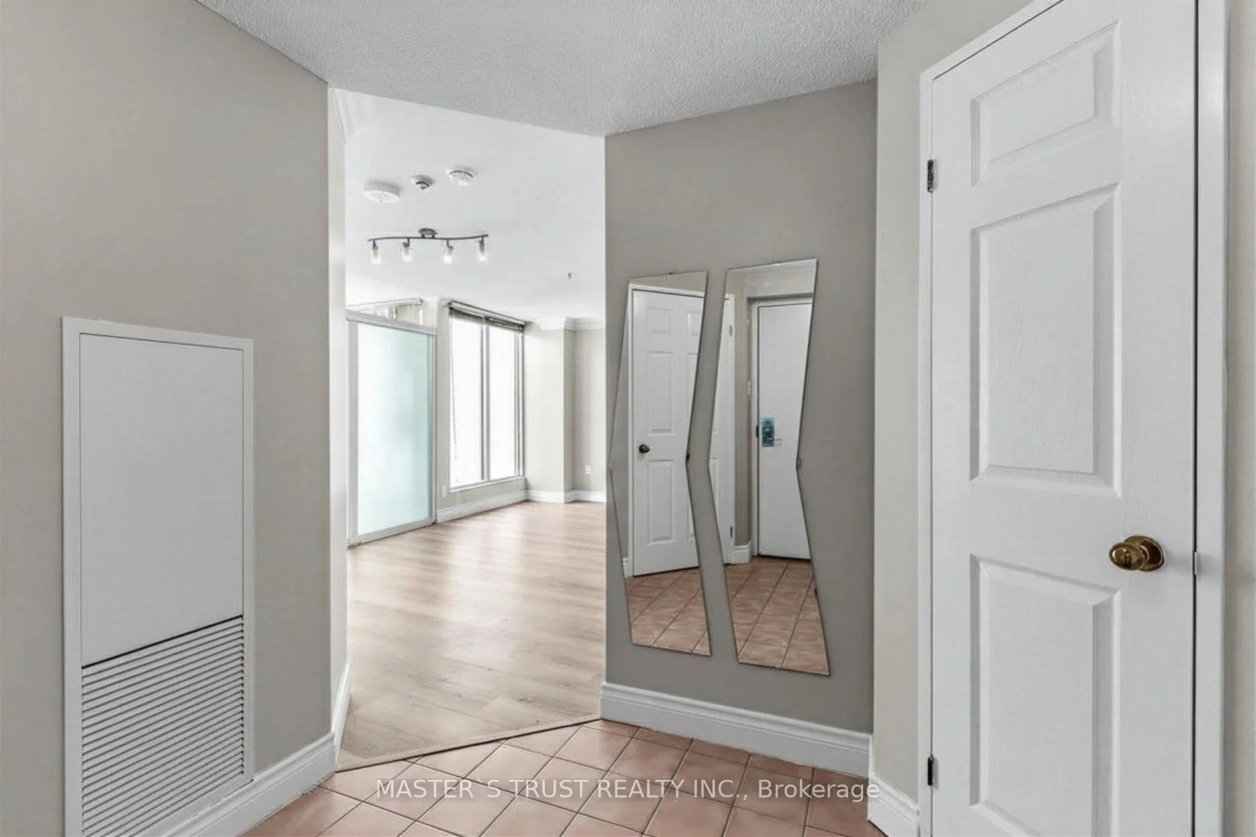 Photo 66 of Unit 1702, 55 Centre Avenue, Toronto, Bay Street Corridor — HOMEH