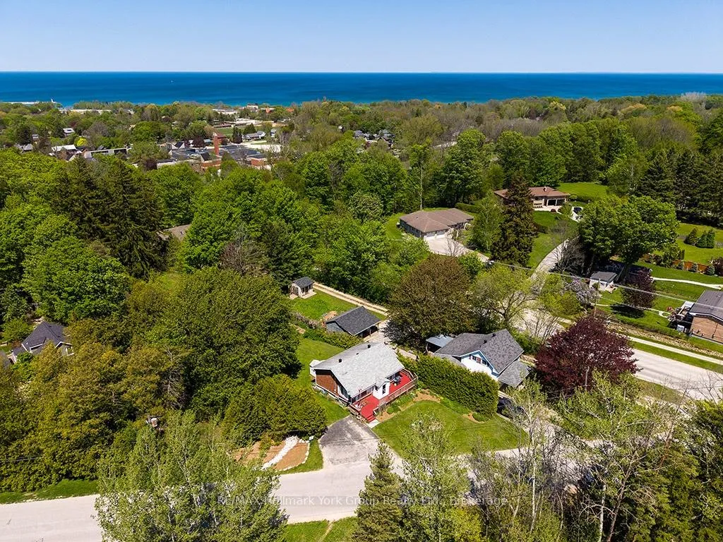 Photo 3 of 88 Gray Avenue, Meaford — HOMEH