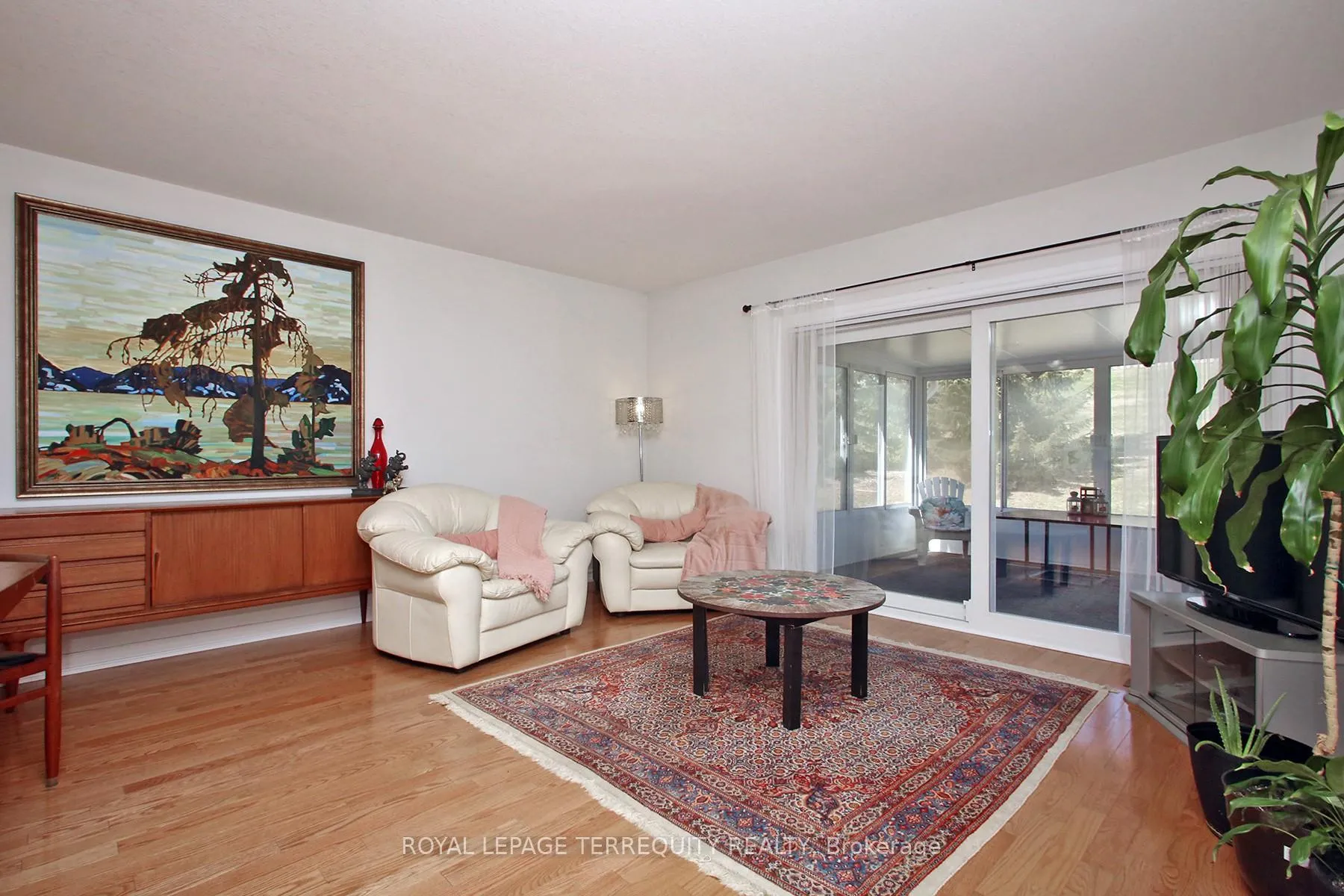 Photo 5 of Unit 69, 123 Village Crescent, Peterborough, Otonabee Ward 1 — HOMEH