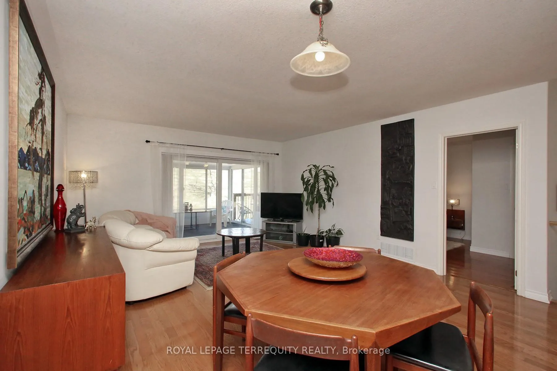 Photo 10 of Unit 69, 123 Village Crescent, Peterborough, Otonabee Ward 1 — HOMEH