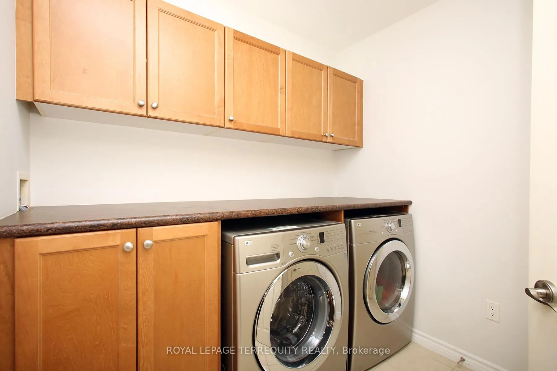 Photo 19 of Unit 69, 123 Village Crescent, Peterborough, Otonabee Ward 1 — HOMEH