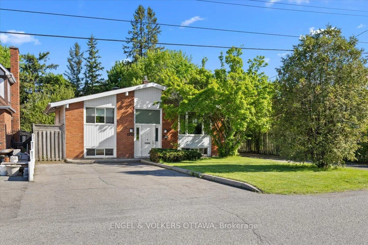 Photo 2 of 1712 St. Barbara Street, Ottawa, Blossom Park/Leitrim — HOMEH