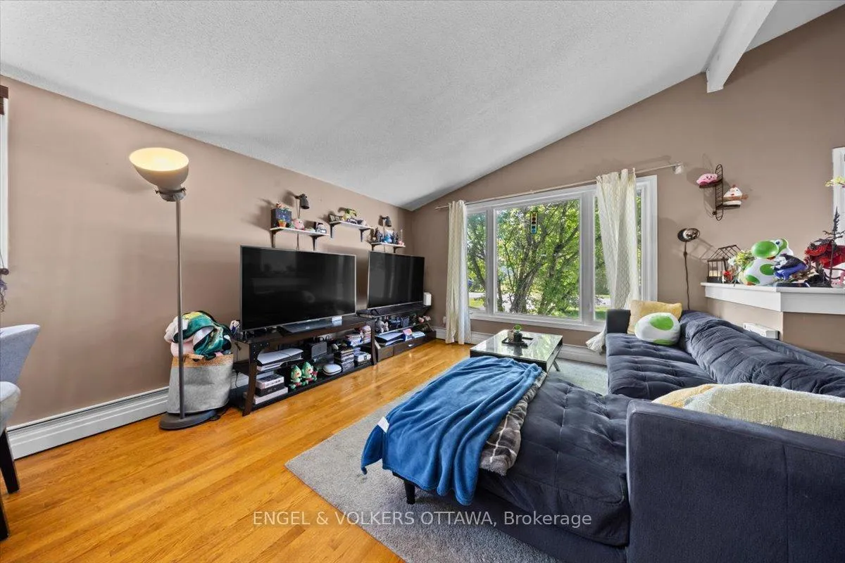 Photo 5 of 1712 St. Barbara Street, Ottawa, Blossom Park/Leitrim — HOMEH