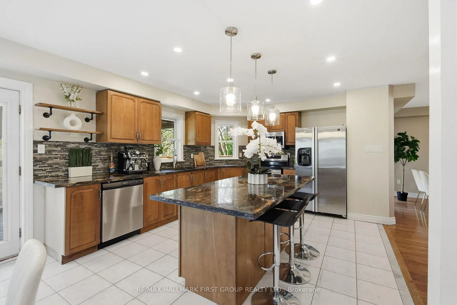 Photo 9 of 13 Brand Court, Ajax, Central — HOMEH