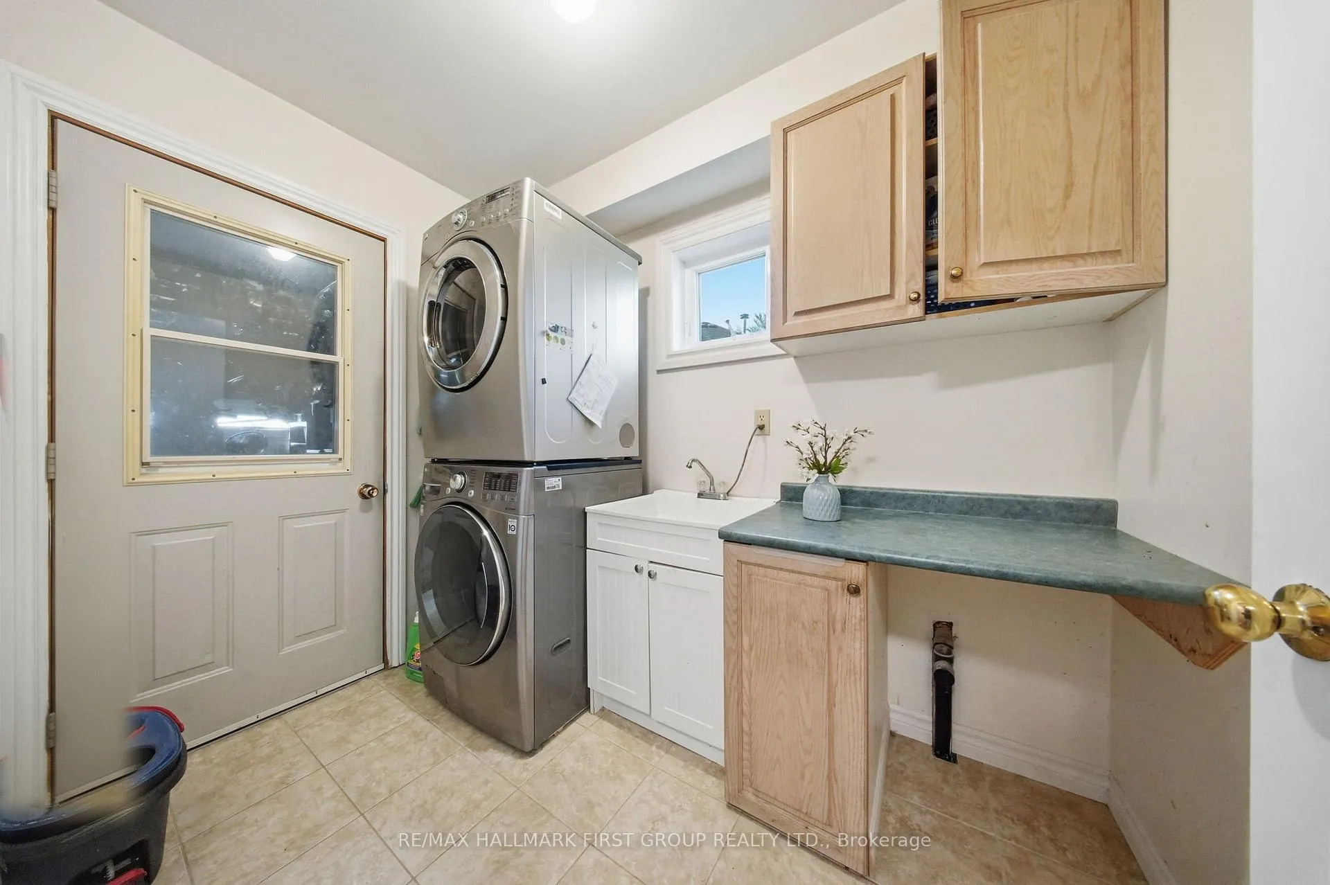 Photo 14 of 13 Brand Court, Ajax, Central — HOMEH