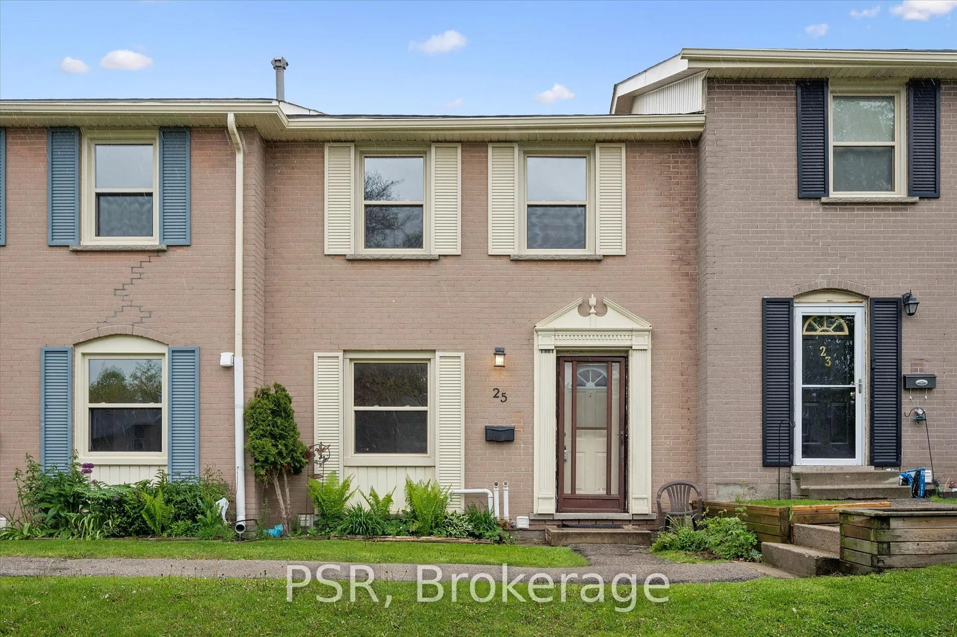 Photo 1 of 25 Queenston Drive, Kitchener — HOMEH