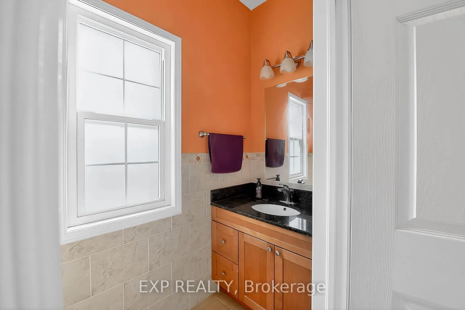 Photo 4 of 600 Winterberry Avenue, Waterloo — HOMEH