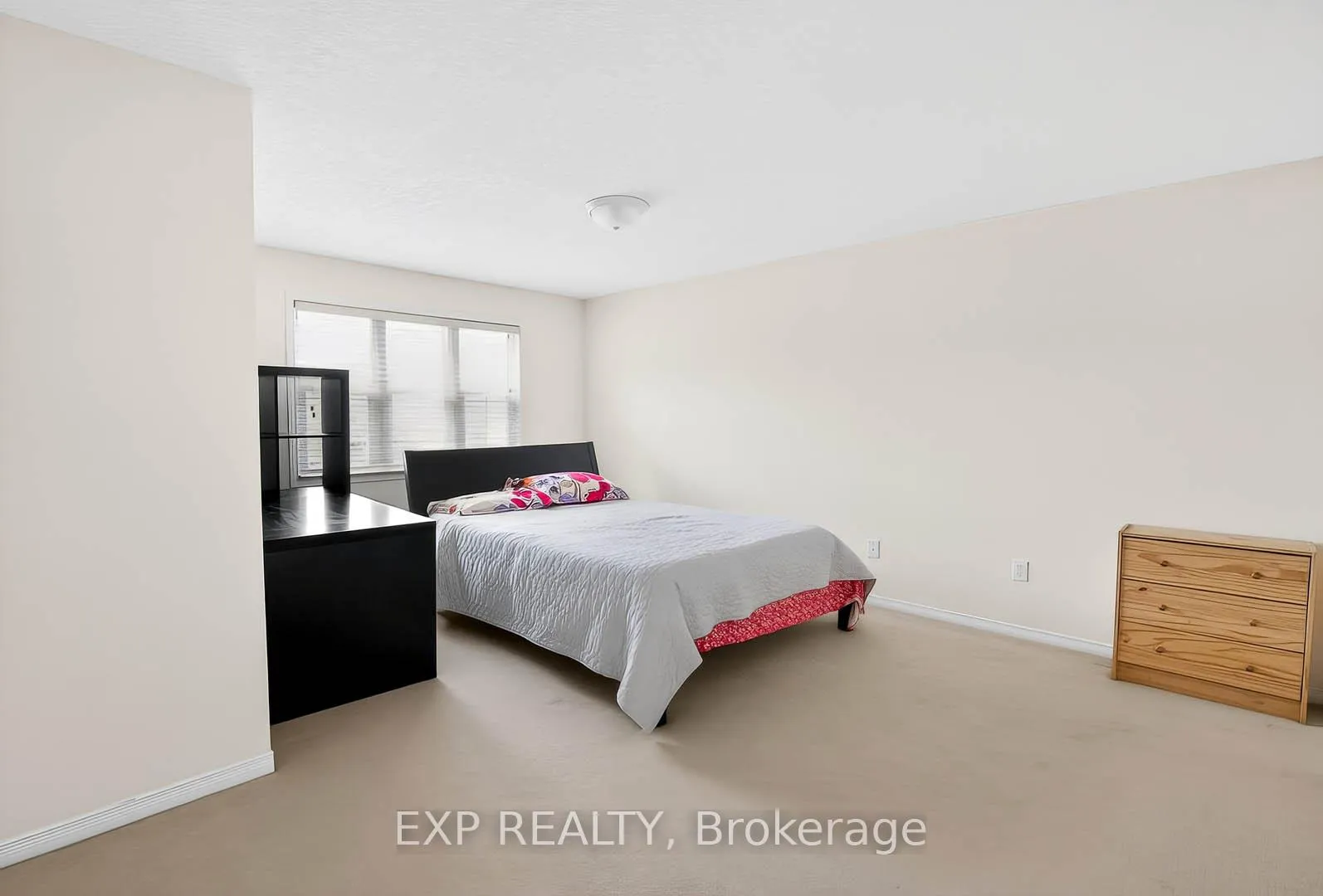 Photo 18 of 600 Winterberry Avenue, Waterloo — HOMEH